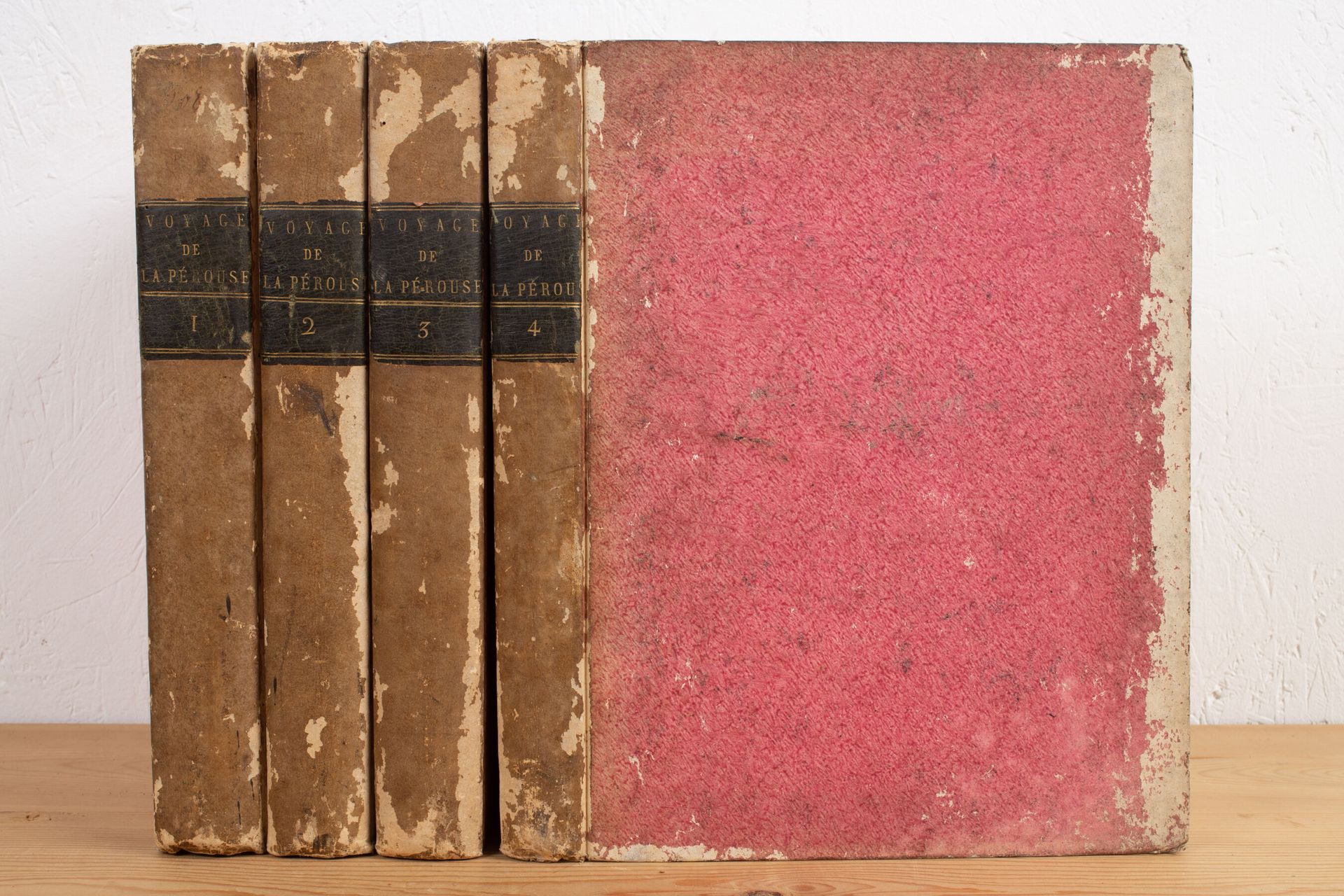 Null LA PÉROUSE. 
La Pérouse autour du monde的旅行。巴黎，共和国出版社，An V (1797)。4卷，四开本，布拉德&hellip;