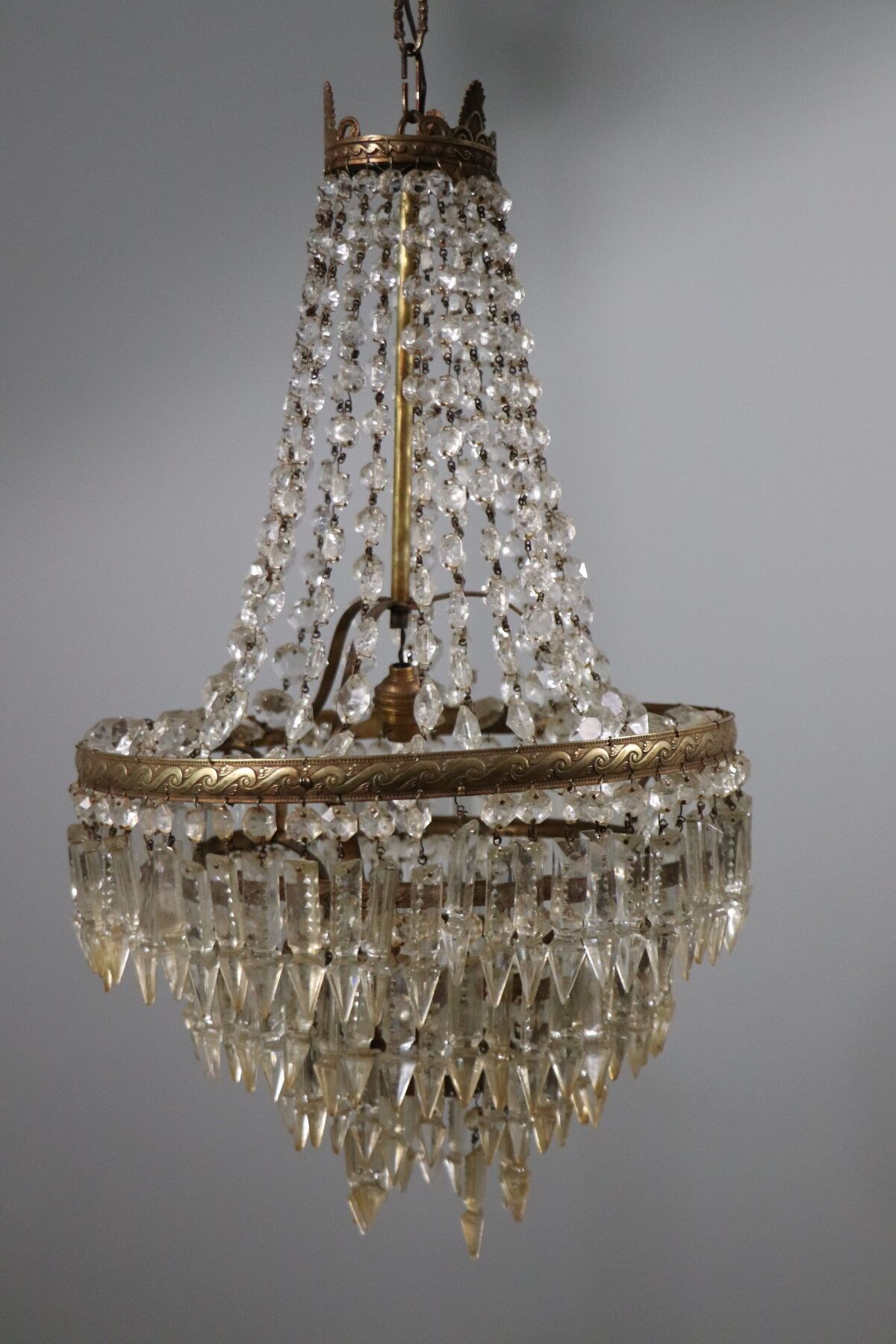 Null Corbeille chandelier with pendants, the brass mounting decorated with a fri&hellip;