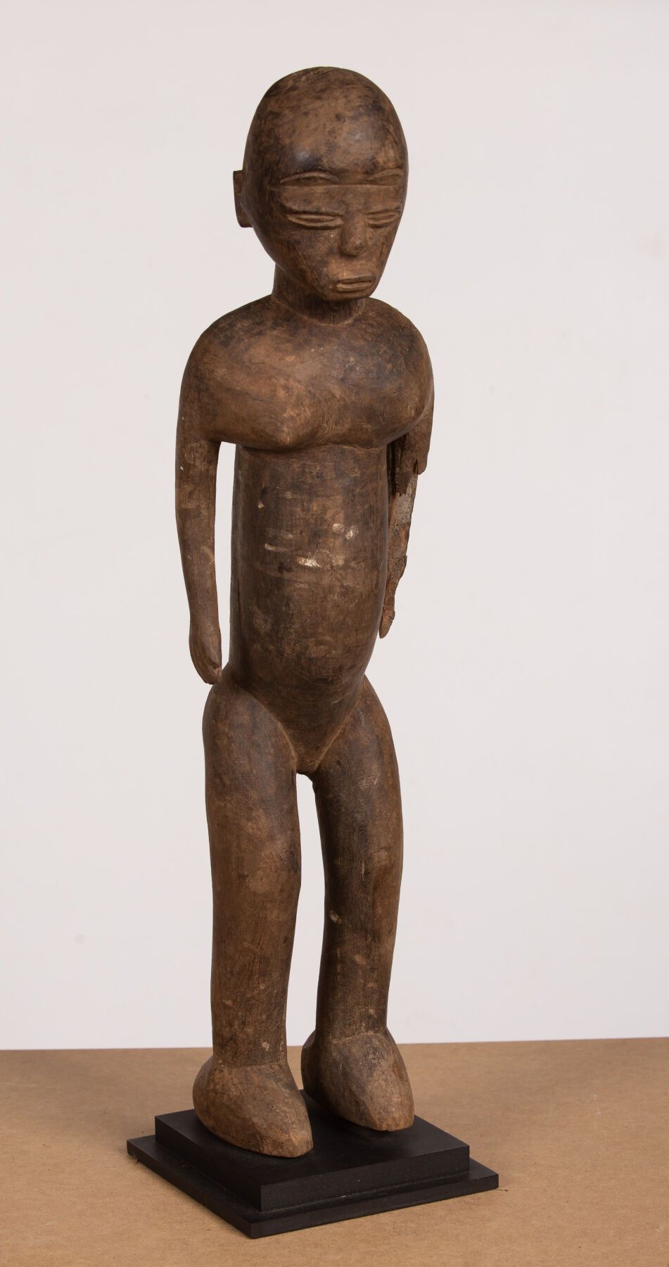 Null LOBI (Burkina).
Statue anthropomorphe en bois sculpté, copie pour les cercl&hellip;