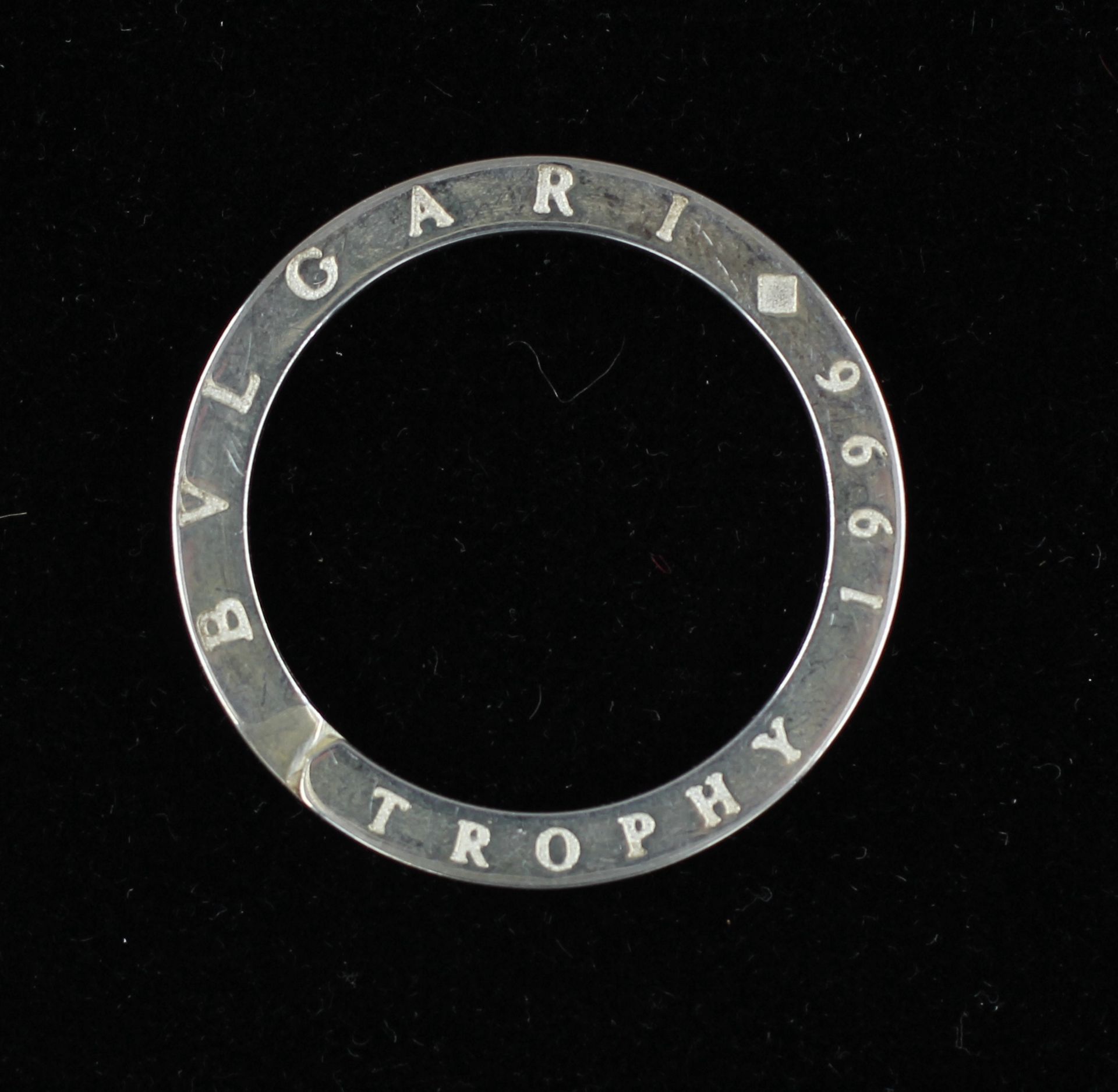 Null BULGARI

Silver ring 800°/°° engraved BULGARI and Tropy 1996, weight: 9,9 g&hellip;