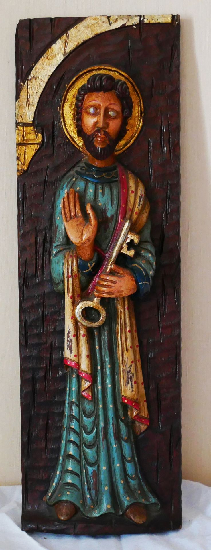 Null Bas-relief en bois polychrome représentant Saint Pierre

60 x 19 cm.