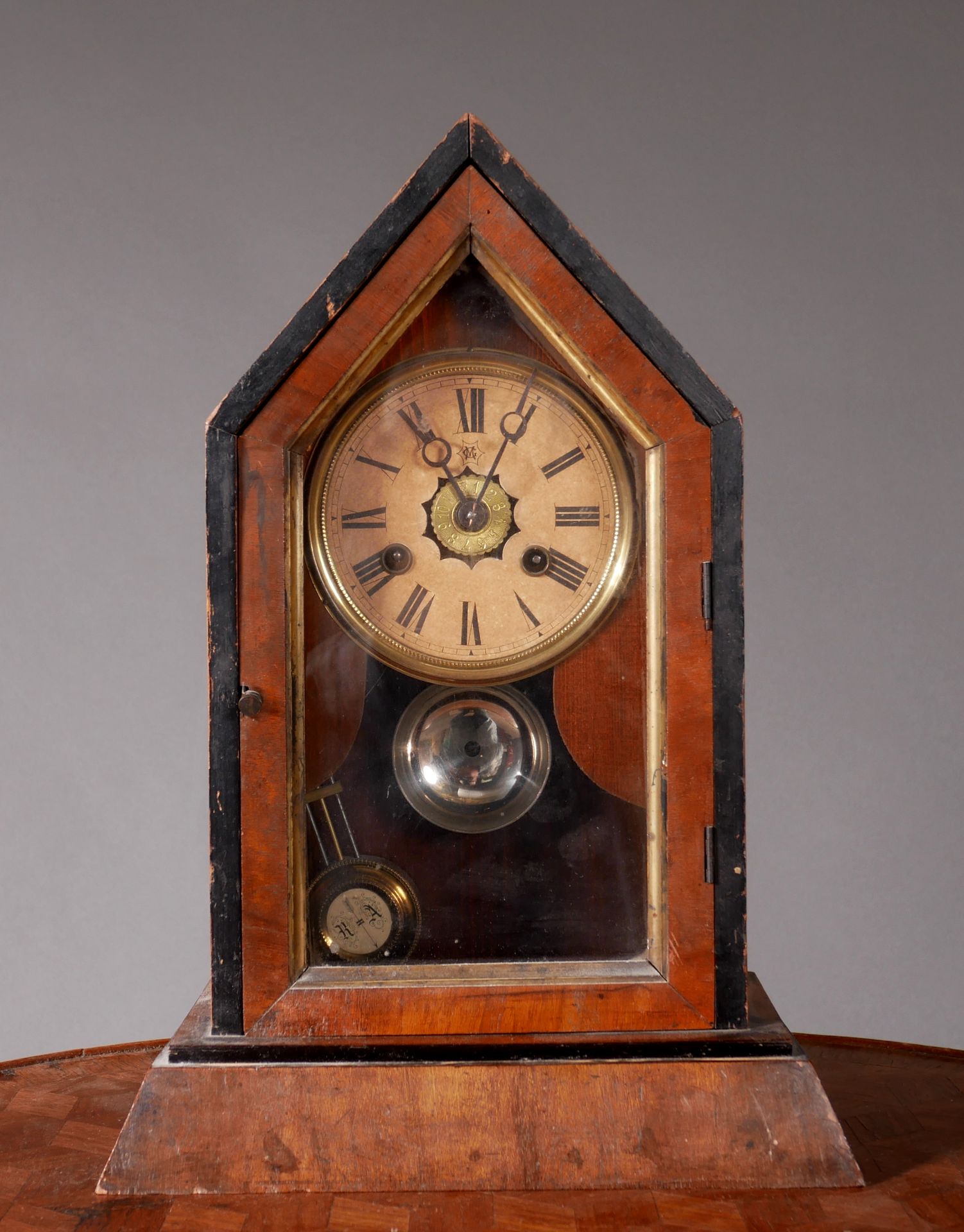 Null Tinted wood clock

H : 36 W : 25 D : 12 cm (wear, accidents, missing)