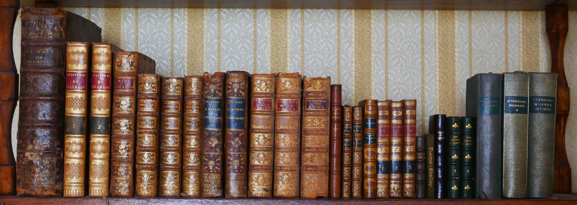 Null Lot of 18th and 19th century bound books and three used volumes of the PLEI&hellip;