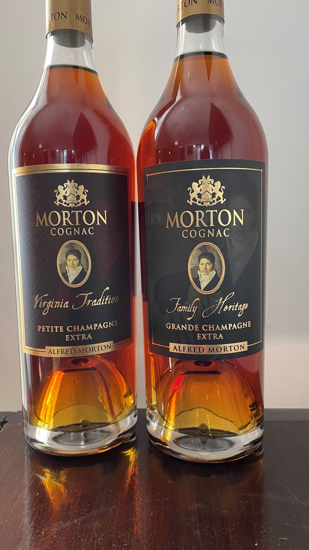 Null 2 bouteilles COGNAC "Extra", Alfred Morton (1 grande Champagne, 1 Petite Ch&hellip;
