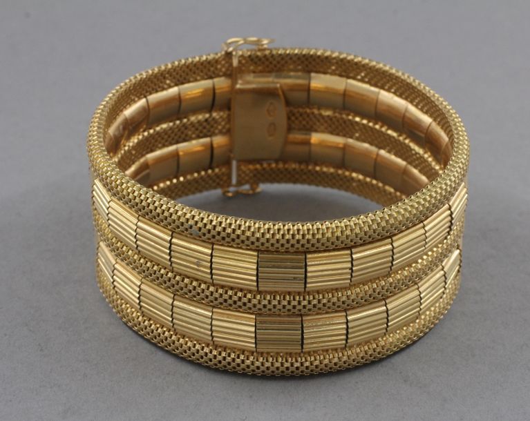 Null Bracelet large en or jaune 18k, L : 20 cm., pds : 64,8 g.