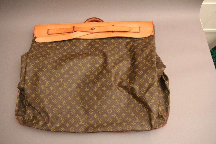 Null Louis VUITTON année 1988 "Steamer Bag" 65cm en toile Monogram et cuir natur&hellip;