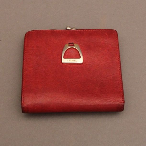 Null *LANCEL Porte-monnaie en cuir rouge (usures)