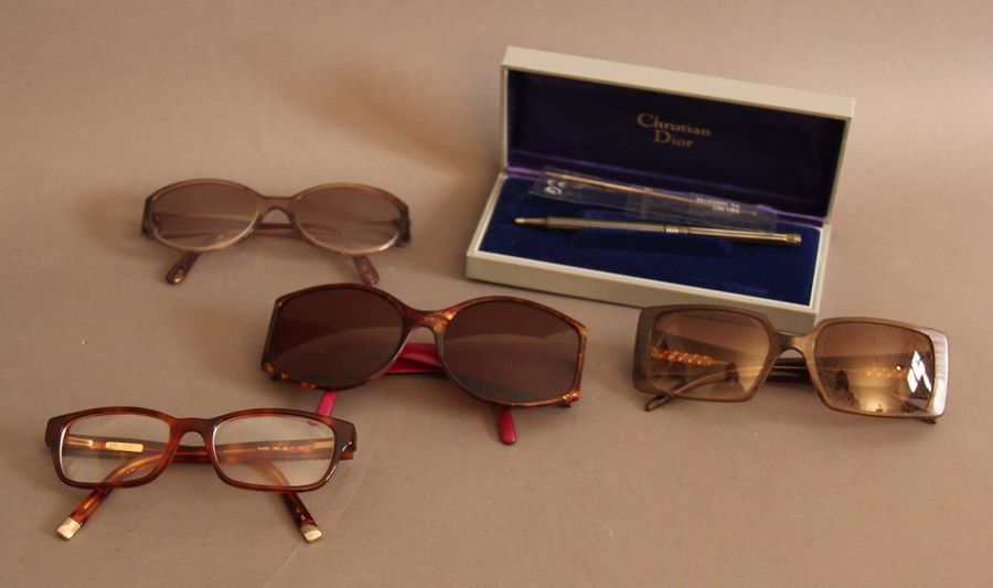 Null *CHRISTIAN DIOR-KARL LAGERFELD-CHANEL-BULGARI Lot de cinq lunettes