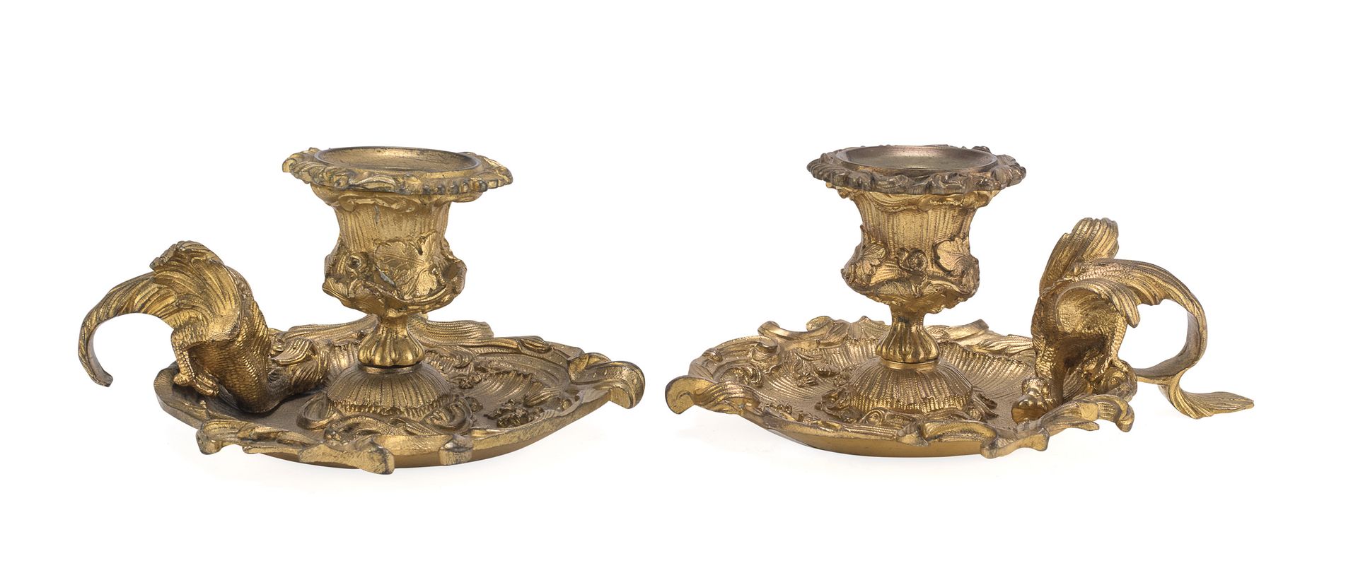 Null BEAUTIFUL PAIR OF SMALL CANDLESTICKS IN GILDED BRONZE, 19th CENTURY