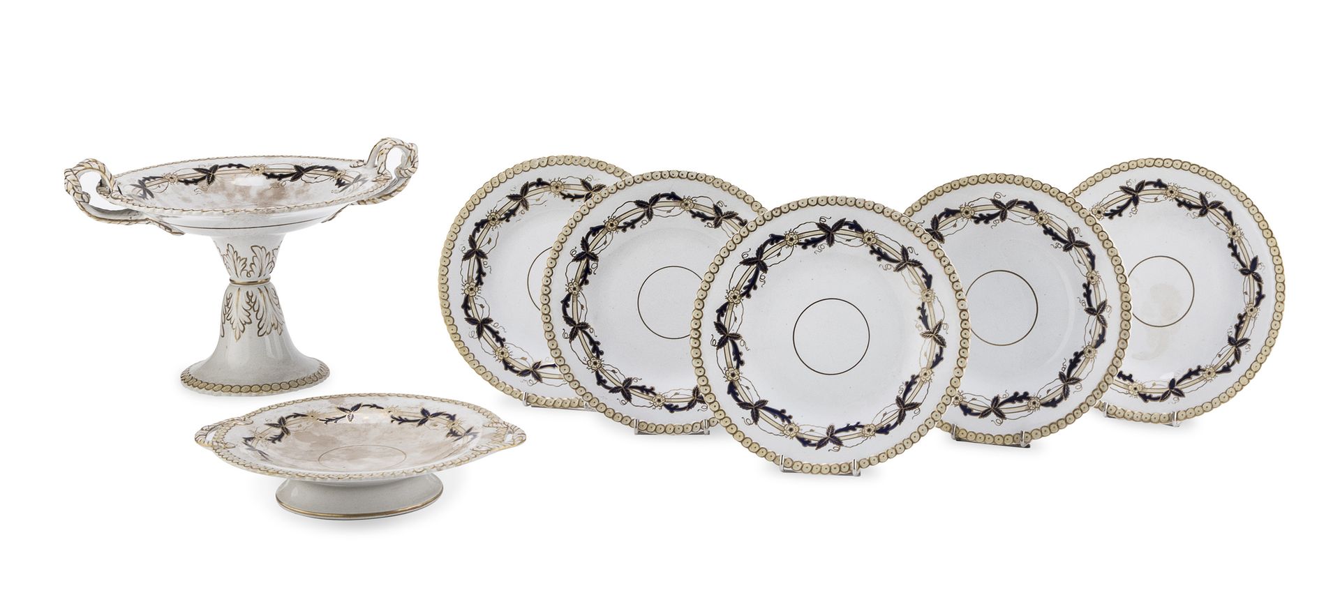 Null PAART OF AN EARTHWARE DINNER SET, ENGLAND, LATE 19th CENTURY