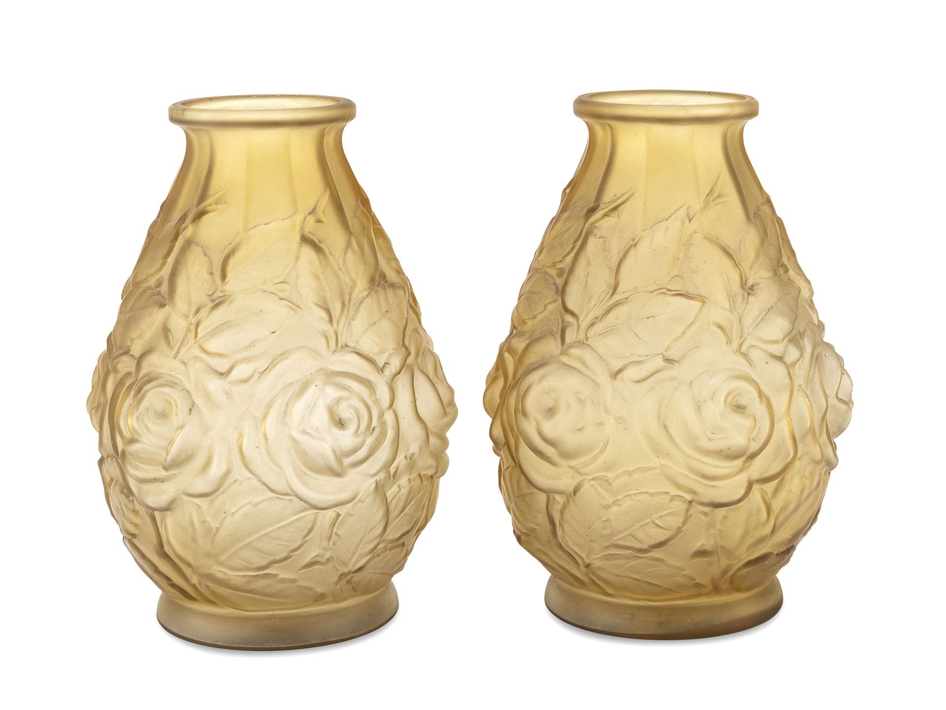 Null PAIRE DE VASES EN VERRE, FRANCE ANNÉES 1930


à fond ocre nuancé, avec un d&hellip;