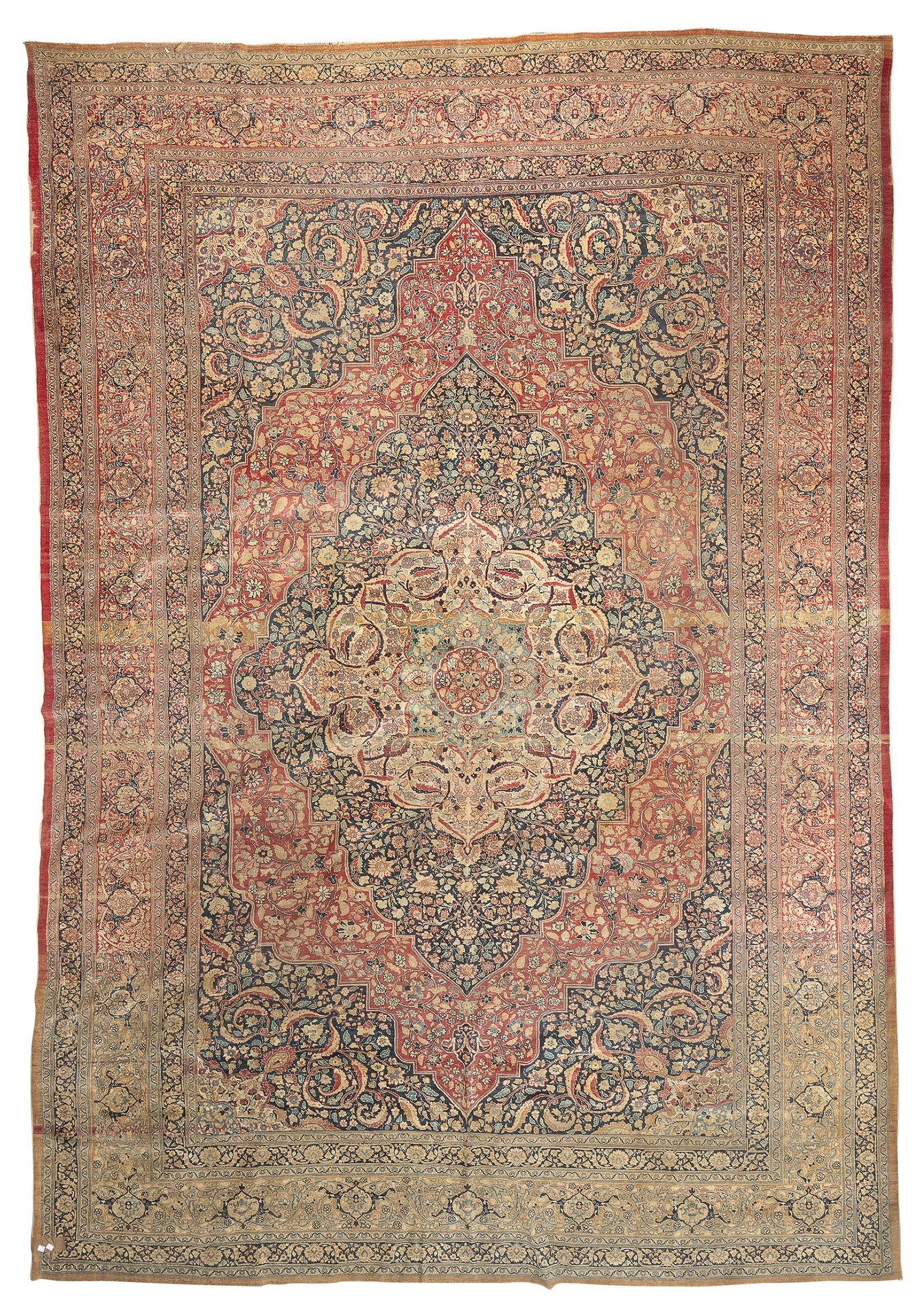 Null RARE TAPIS TABRIZ, FIN DU 19E SIÈCLE


avec un médaillon à motif de cercle &hellip;