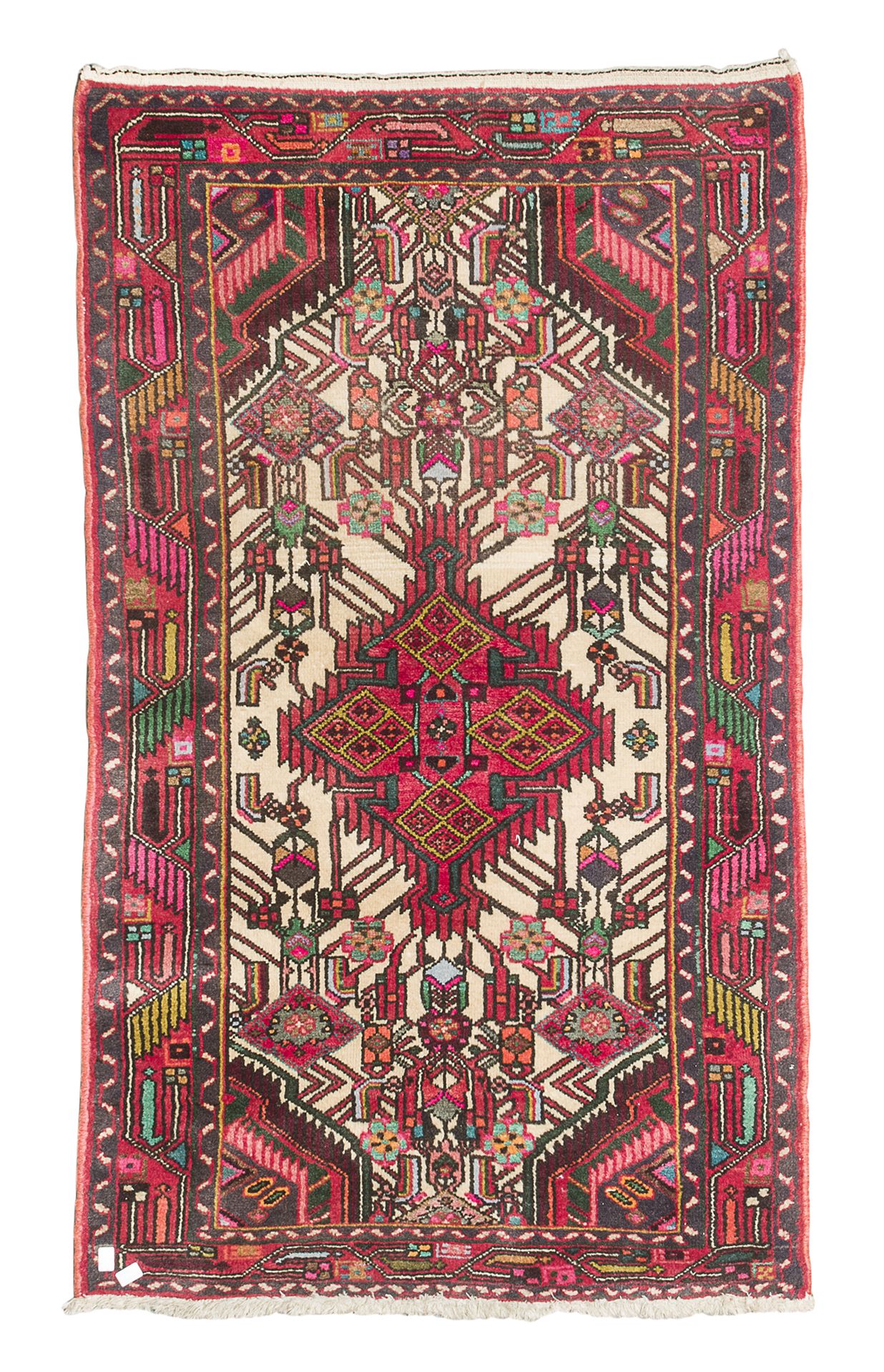Null 库尔德村庄地毯，20世纪中期


有一个菱形奖章和白底中央区域的带花的藤蔓的次要图案。


尺寸为142 x 85厘米。