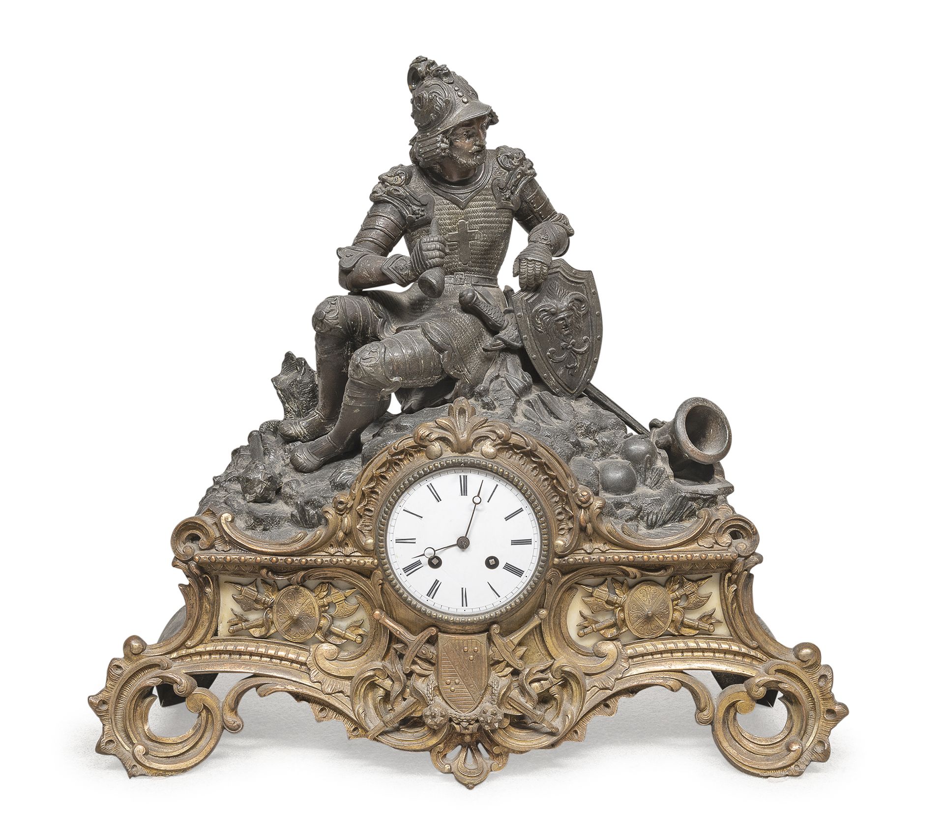 Null 金属台钟，19世纪


带有烧制和镀金的光泽，有一个武士的形象和上面的军事寓言。白色珐琅表盘，正面有雪花石嵌条。


尺寸为50 x 52 x 18厘&hellip;