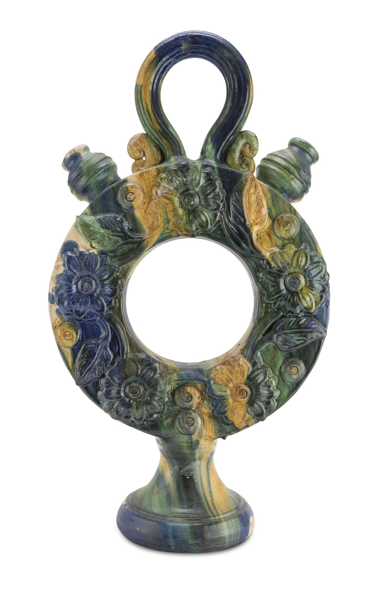 Null 陶器甜甜圈瓶，塞米那拉 19世纪末


绿色和黄色的珐琅，饰有向日葵的图案。 


尺寸为68 x 37 x 19厘米。