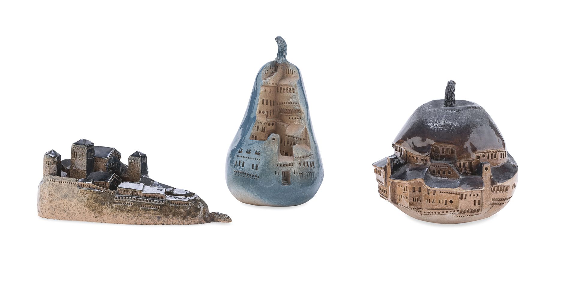 Null 桑德罗-索拉维亚


(米兰1931年)





无题


三件小型彩绘陶瓷雕塑，16×10厘米，13×14厘米和7×17厘米


在底座下有一个签&hellip;