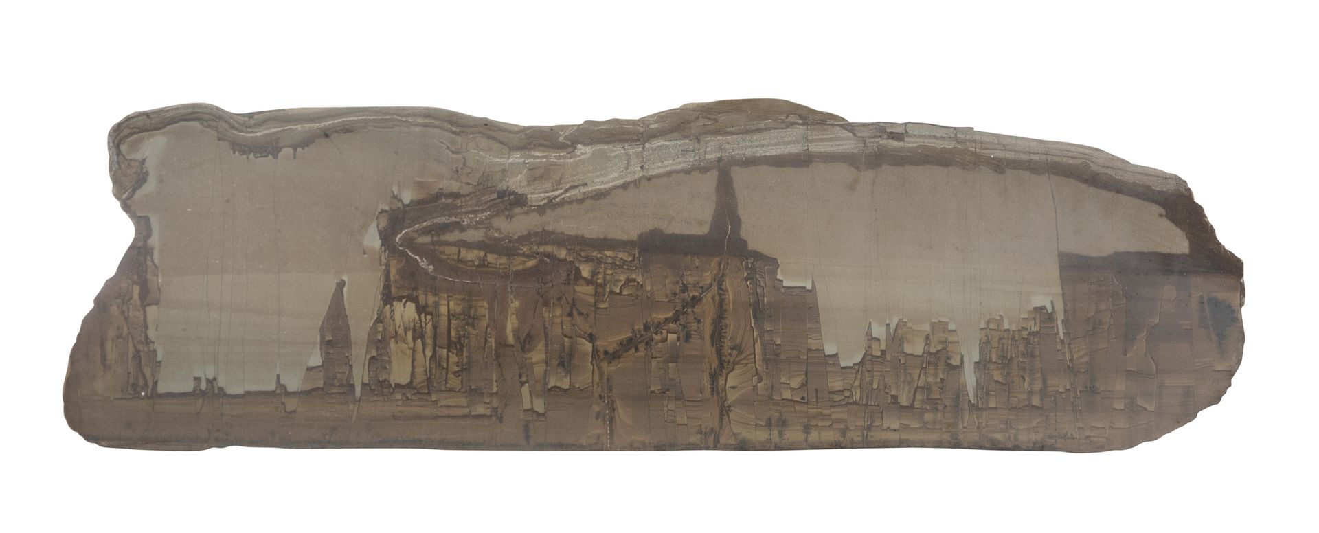 Null 帕西纳石的碎片，20世纪的工艺


具有不规则形状。


尺寸为9×29厘米


有框