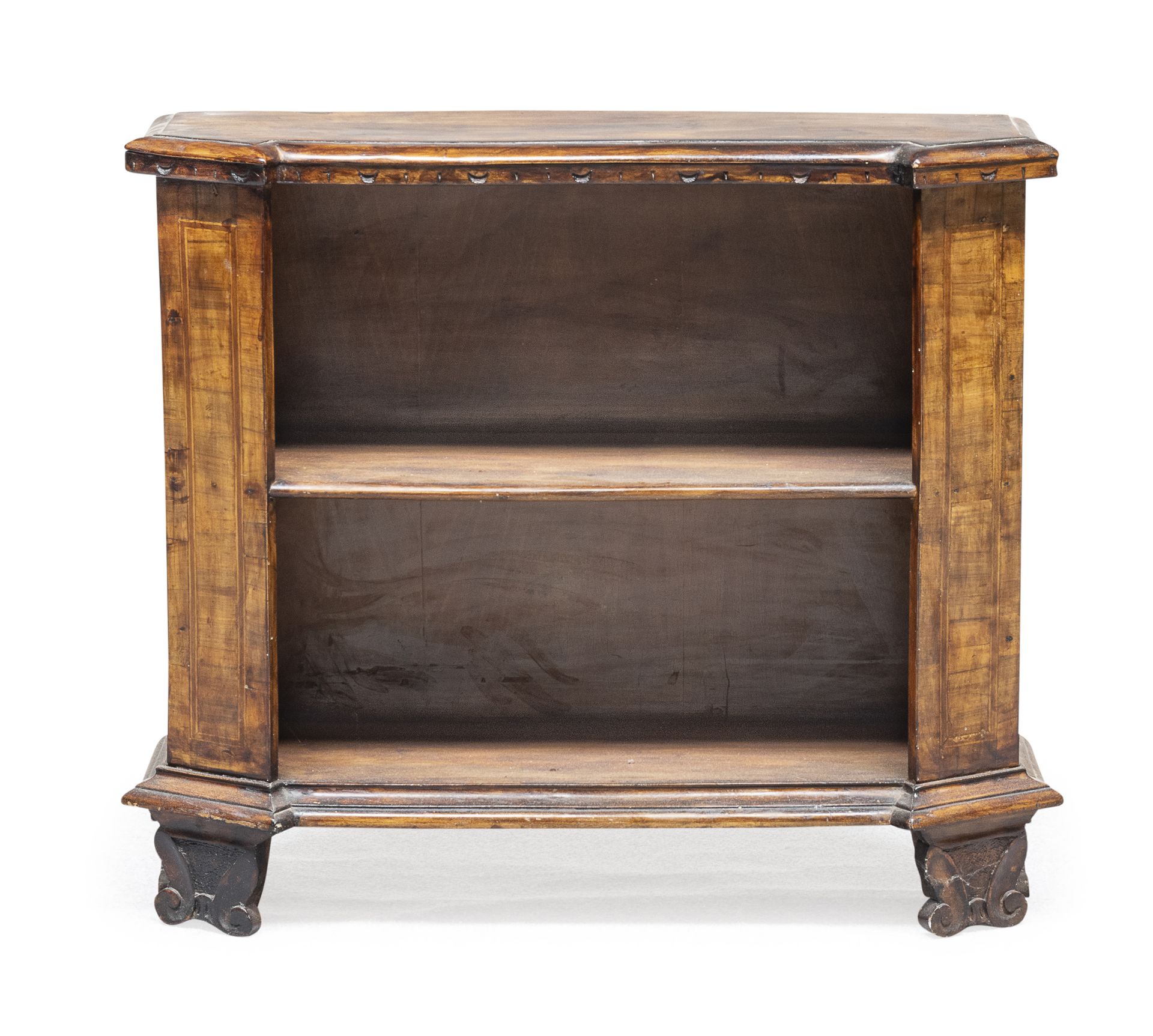 Null 米尼翁开放式书柜，20世纪初


用胡桃木染成的十七世纪风格的木材。


尺寸为64 x 72 x 21厘米。