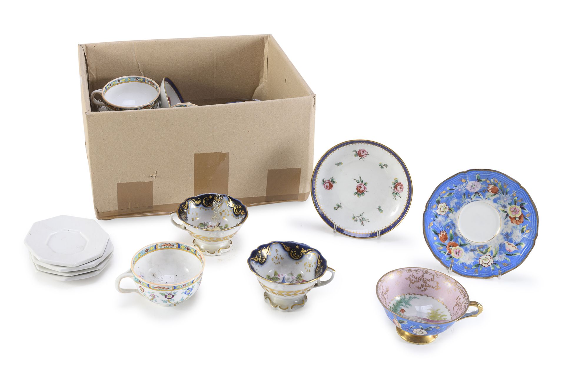 Null BOX CONTAINING CUPS AND SAUCERS