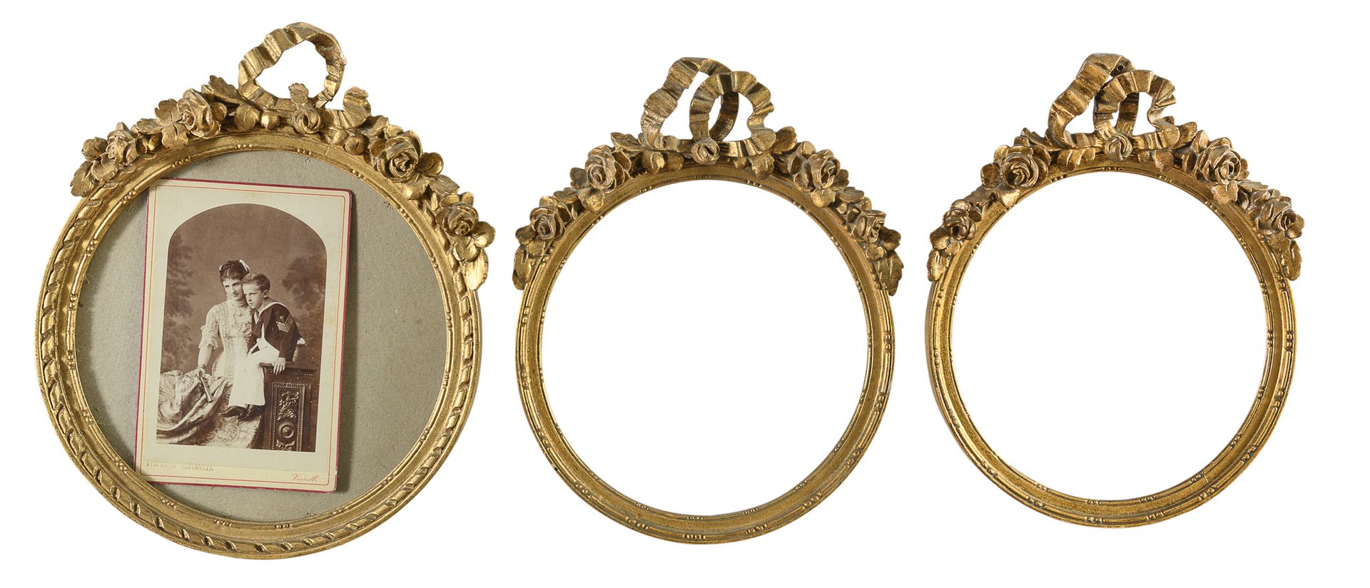 Null THREE FRAMES IN GILTWOOD