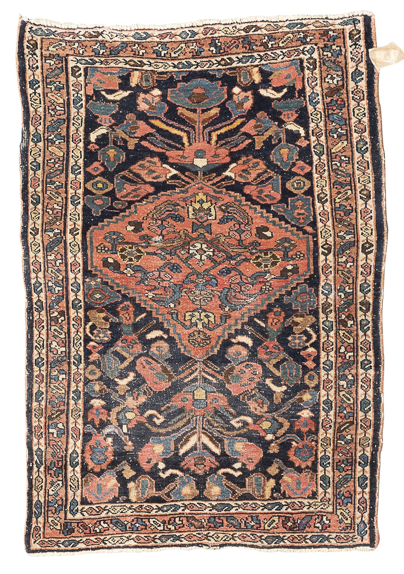 Null 小Saruk地毯，20世纪初

中央有一个菱形徽章和次要的Herati和叶子图案，背景是蓝色的，有一个菱形徽章。

尺寸为110 x 80厘米。