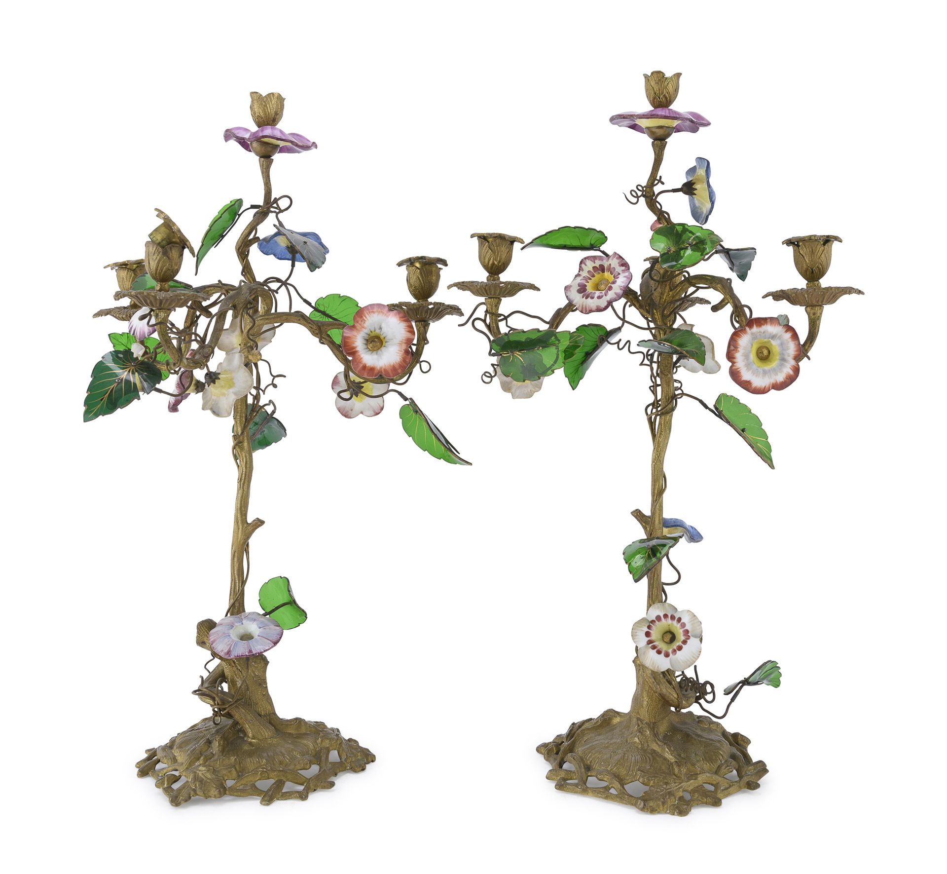 Null COPPIA DI CANDELABRI IN BRONZO DORATO, XIX SECOLO

a sagoma di alberi con f&hellip;