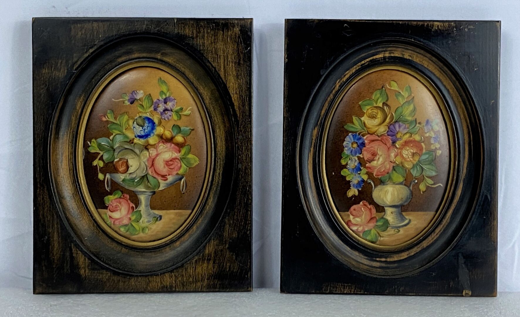 Null Paar Miniaturen auf Holz, 

die einen Blumenstrauß darstellen.

Spätes 19. &hellip;