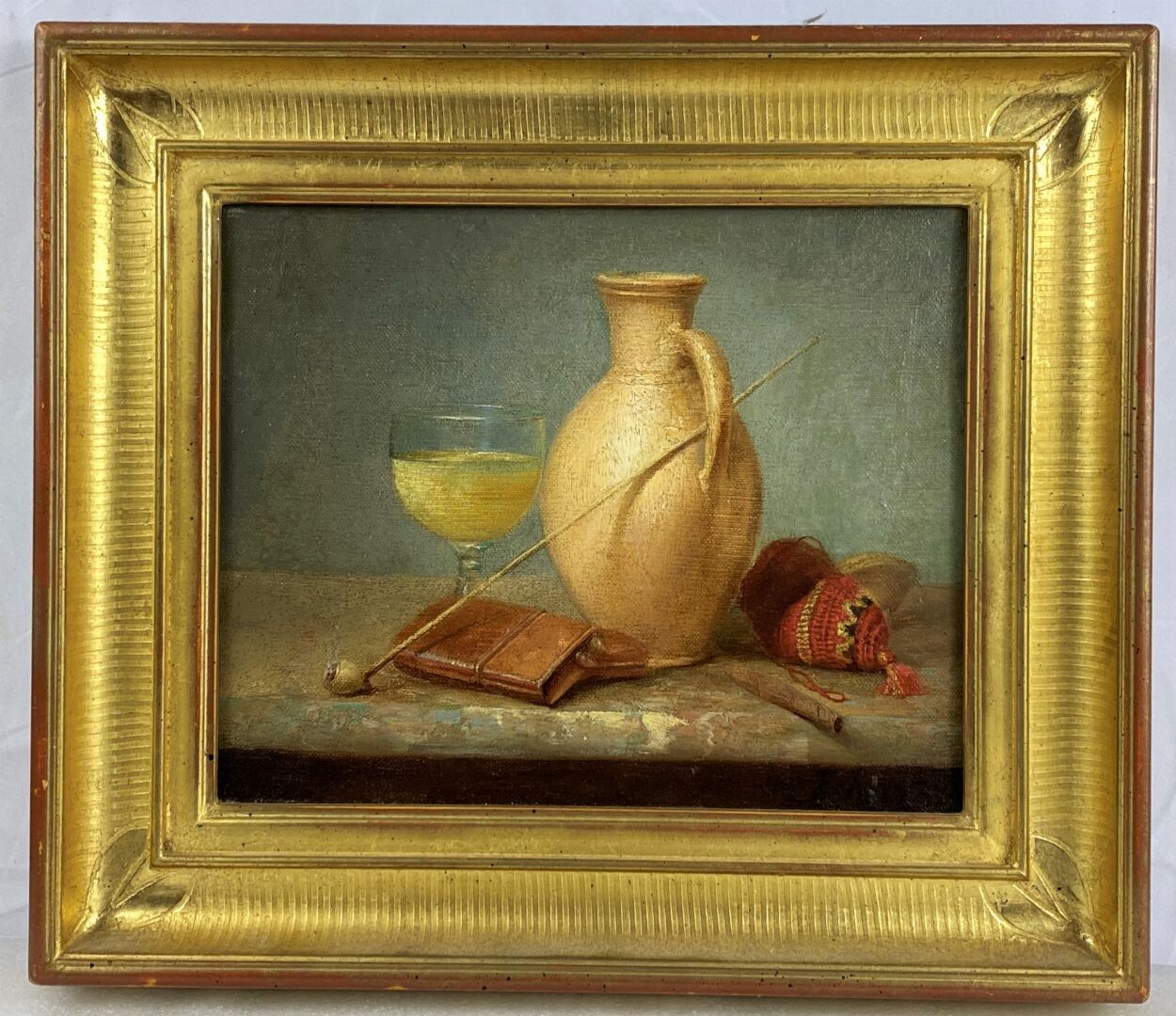 Null 尤金-约瑟夫-拉辛（19世纪）。

静物，有水壶、玻璃和烟斗。

布面油画。

装在一个金丝楠木框架里。

21 x 26 cm。
