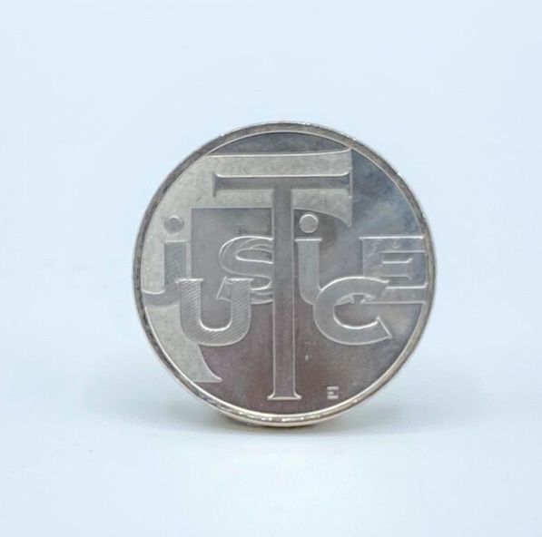 Null Monnaie de Paris, 

Justiz

25-Euro-Münze aus Silber 900°/00.

2013