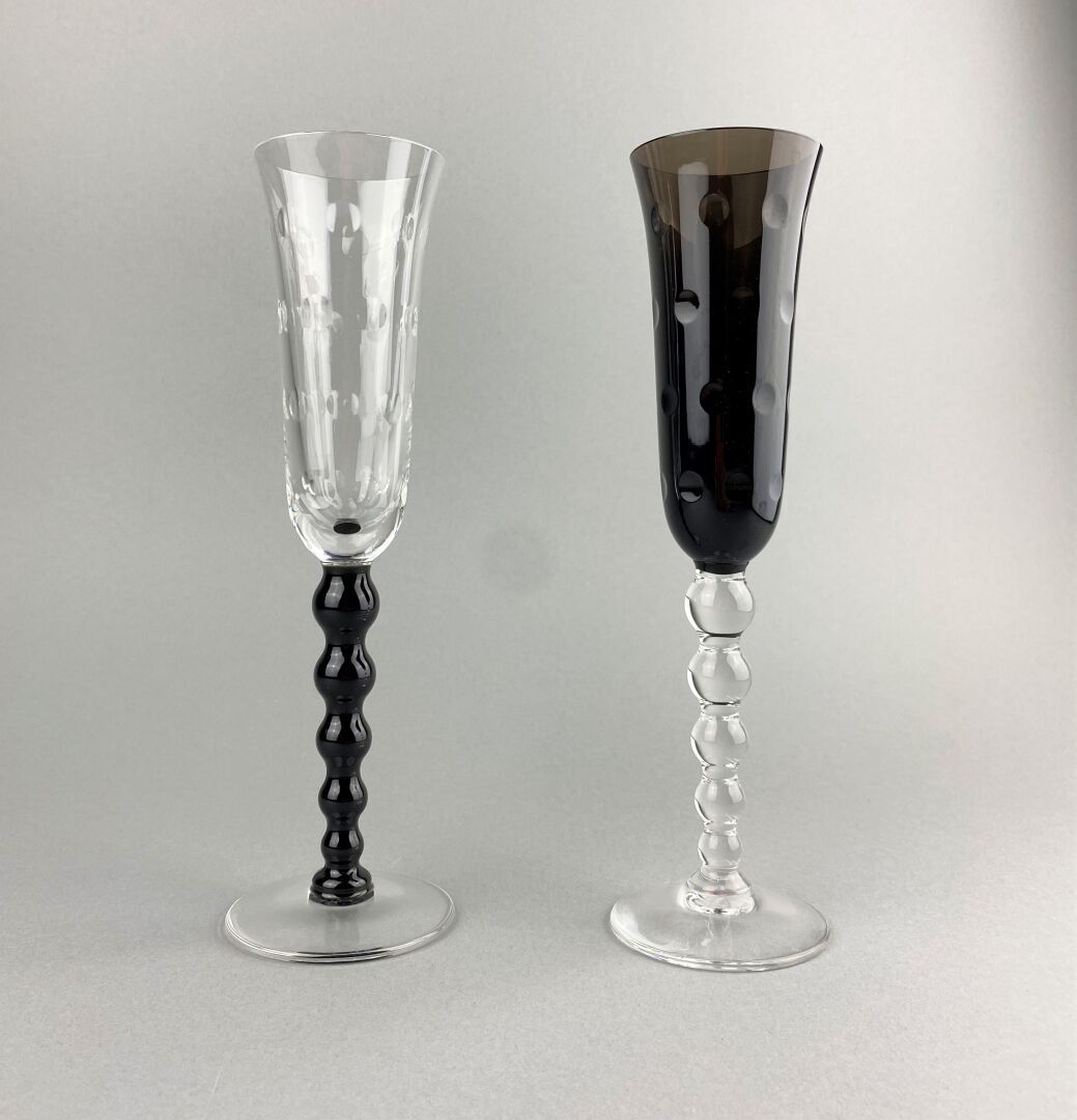 Null 圣路易。

一套两个双色水晶香槟酒杯。

泡沫模型。

背面有干燥的印章。

高-23.5厘米