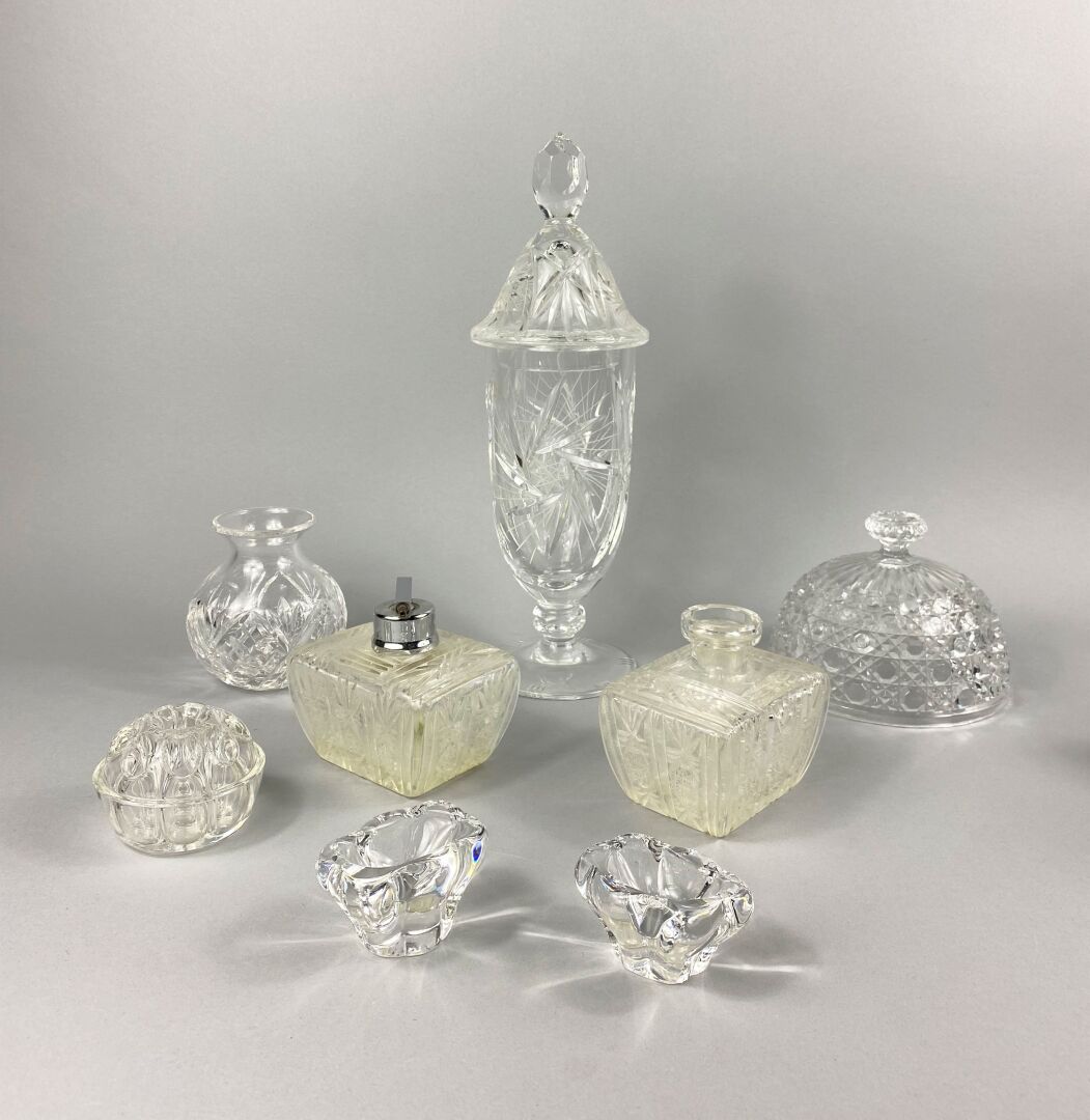 Null Glassware, 

Lot including 

- Two moulded glass perfume sprays with diamon&hellip;