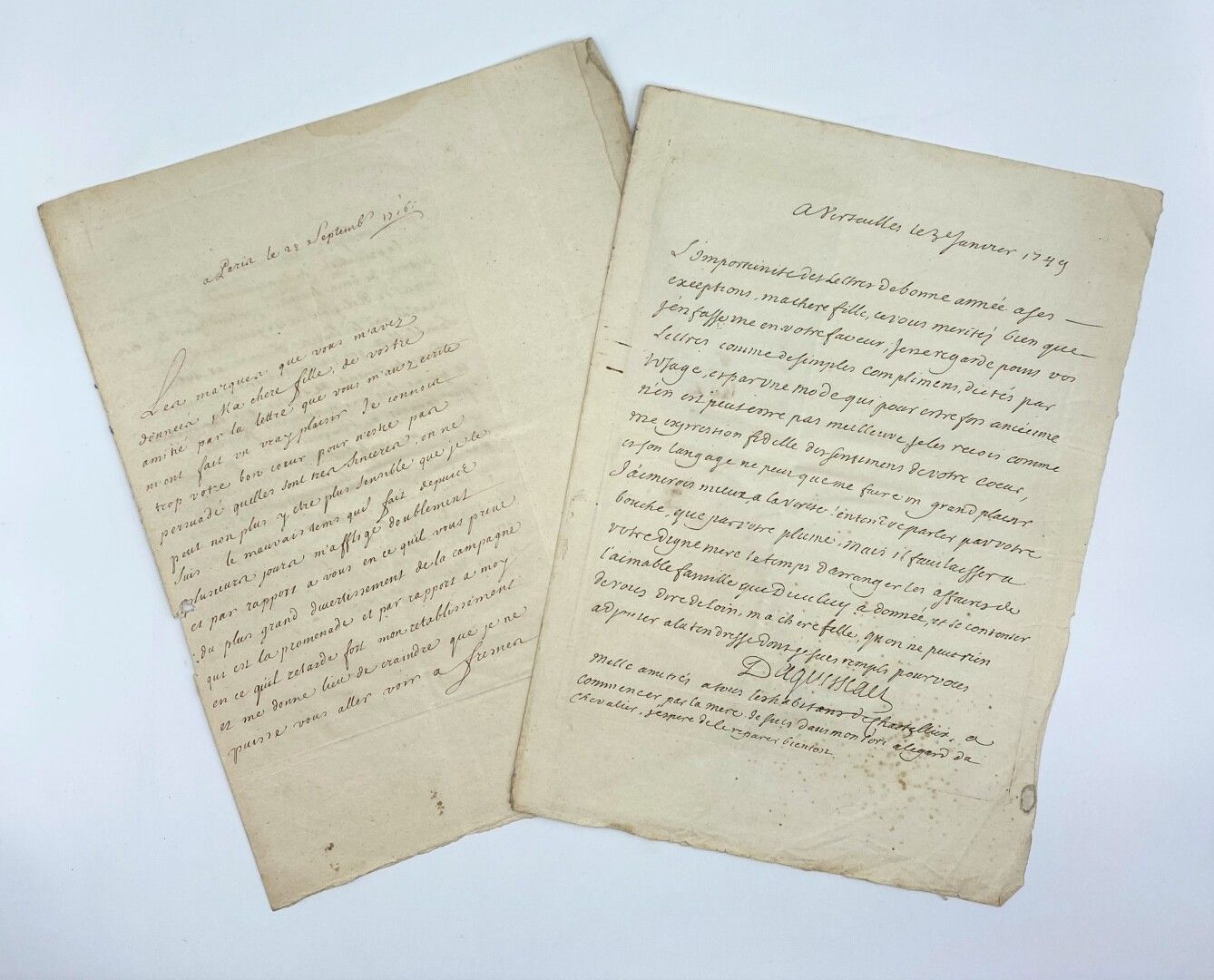 Null D'AGUESSEAU. 

2 lettres. Reproductions gravées de 2 lettres du Chancelier &hellip;