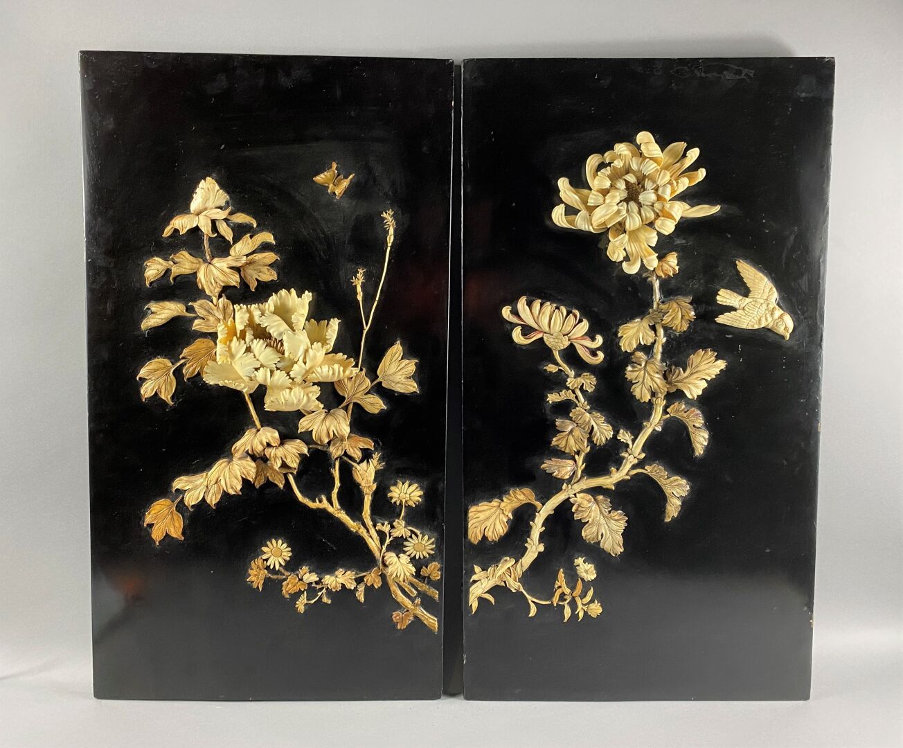 Null 
Japan - Meiji (1868-1912), 




Pair of black lacquer panels with carved i&hellip;