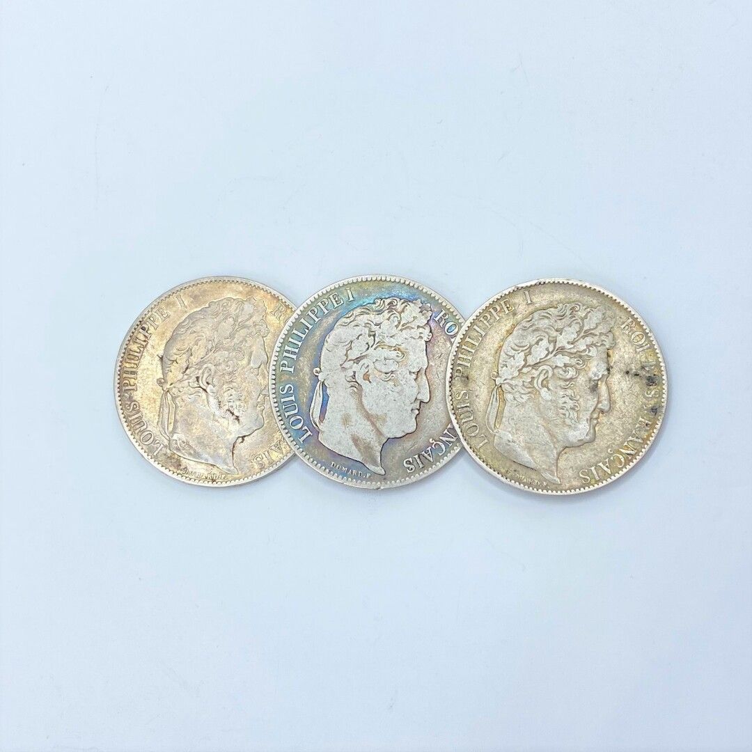 Null 法国--七月君主制（1830-1848）。

一套3件5法郎的银质ECU型。

正面：法国国王路易-菲利普一世，头顶桂冠--由多马德制作

反面：5法&hellip;