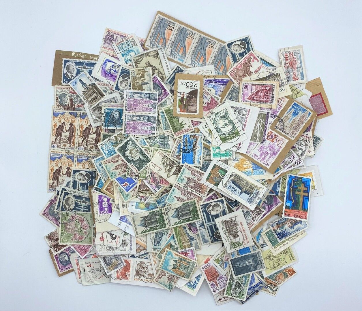 Null Stamps 

Large lot of modern stamps.