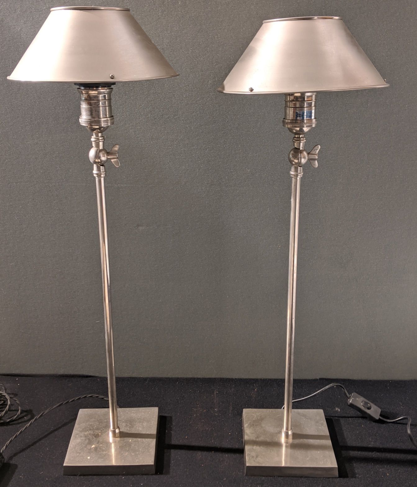 Null A pair of metal industrial style adjustable table lamps