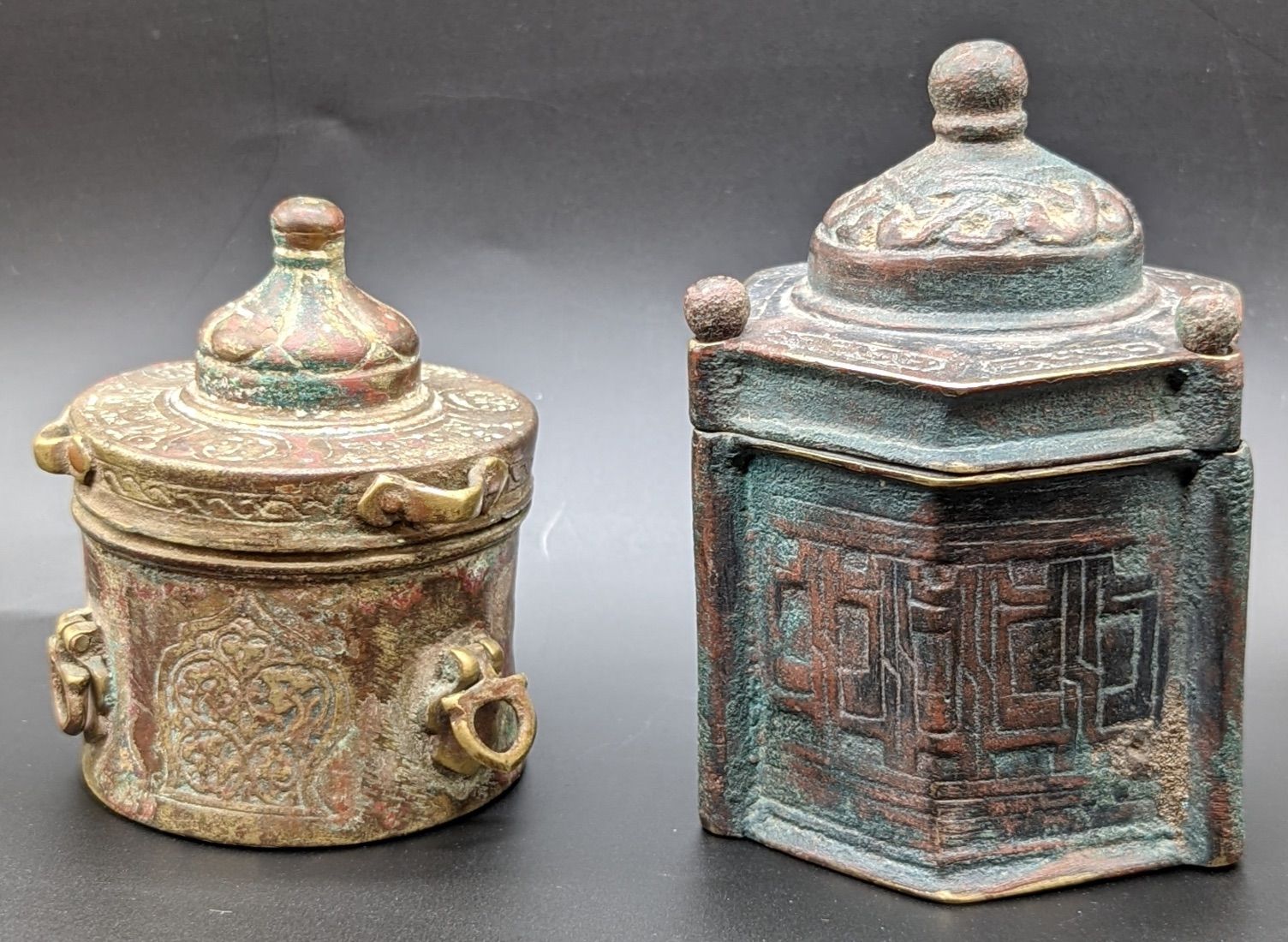 Null Two 12th or 13th century Persian Seljuk Islamic bronze inkwells, H.9cm and &hellip;