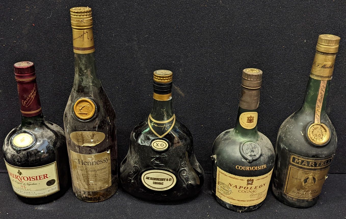 Courvoisier Napoleon Courvoisier Napoleon, bottled 1970s numbered bottle, Hennes&hellip;