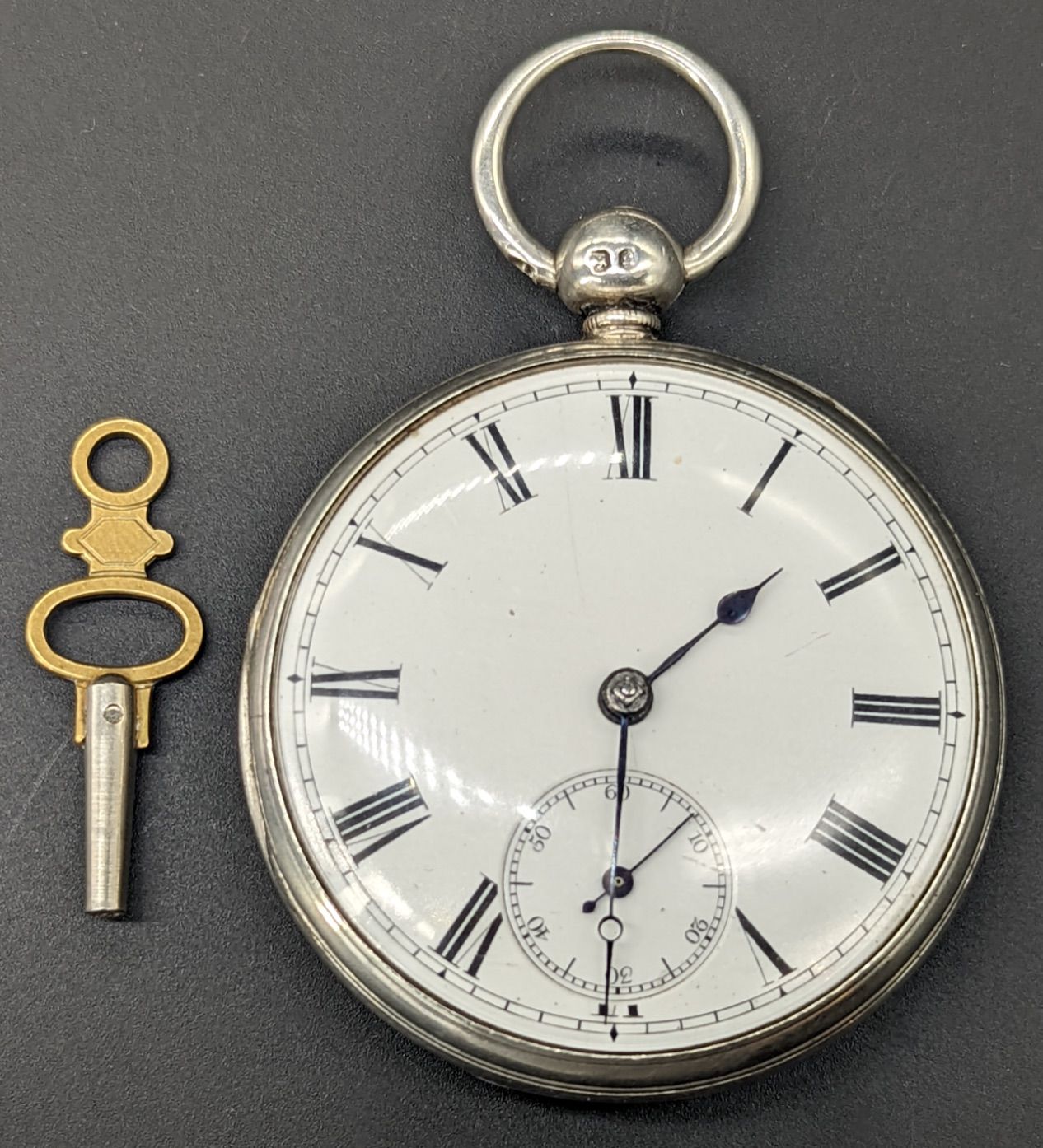 Null Une grande montre de poche en argent du 19ème siècle, cadran subsidiaire en&hellip;