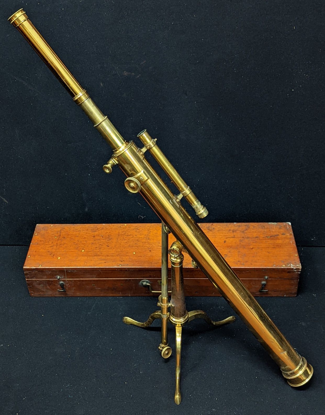 Whyte Thompson A Whyte Thompson & Co. Of Glasgow brass telescope with box, toget&hellip;