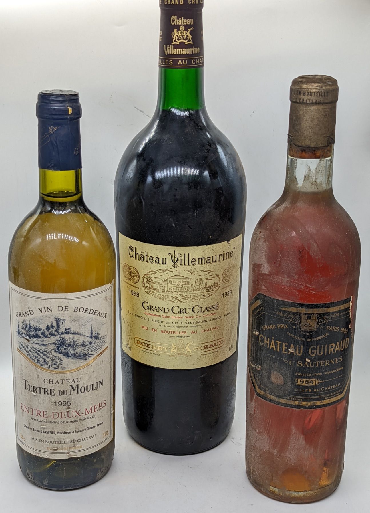 Chateau Sauternes 一批葡萄酒，包括一瓶1964年的苏玳酒，一瓶1995年的Tertre du Moulin Entre-Deux-Mers酒，&hellip;