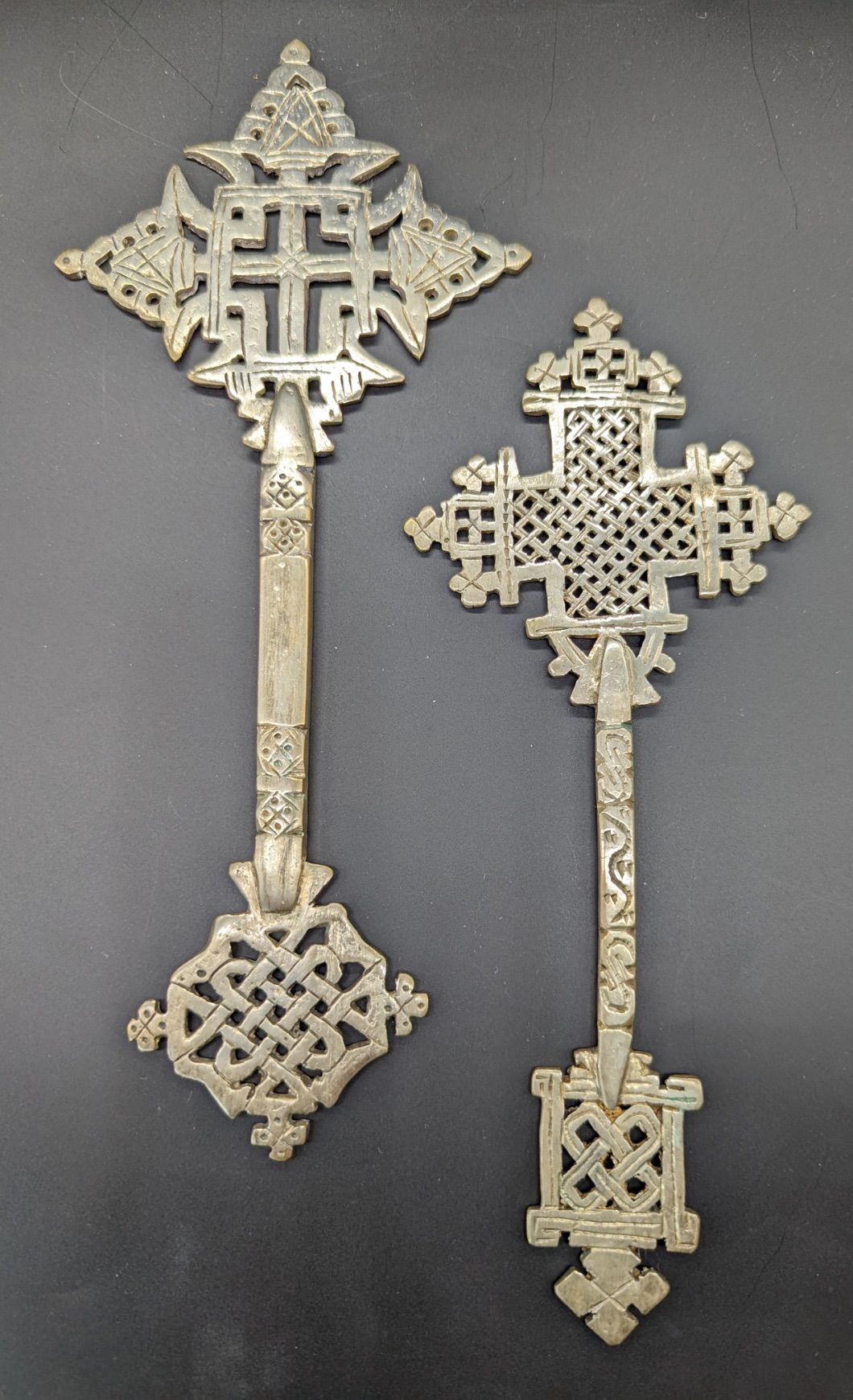 Null Dos cruces religiosas cristianas de metal blanco del norte de África, Etiop&hellip;