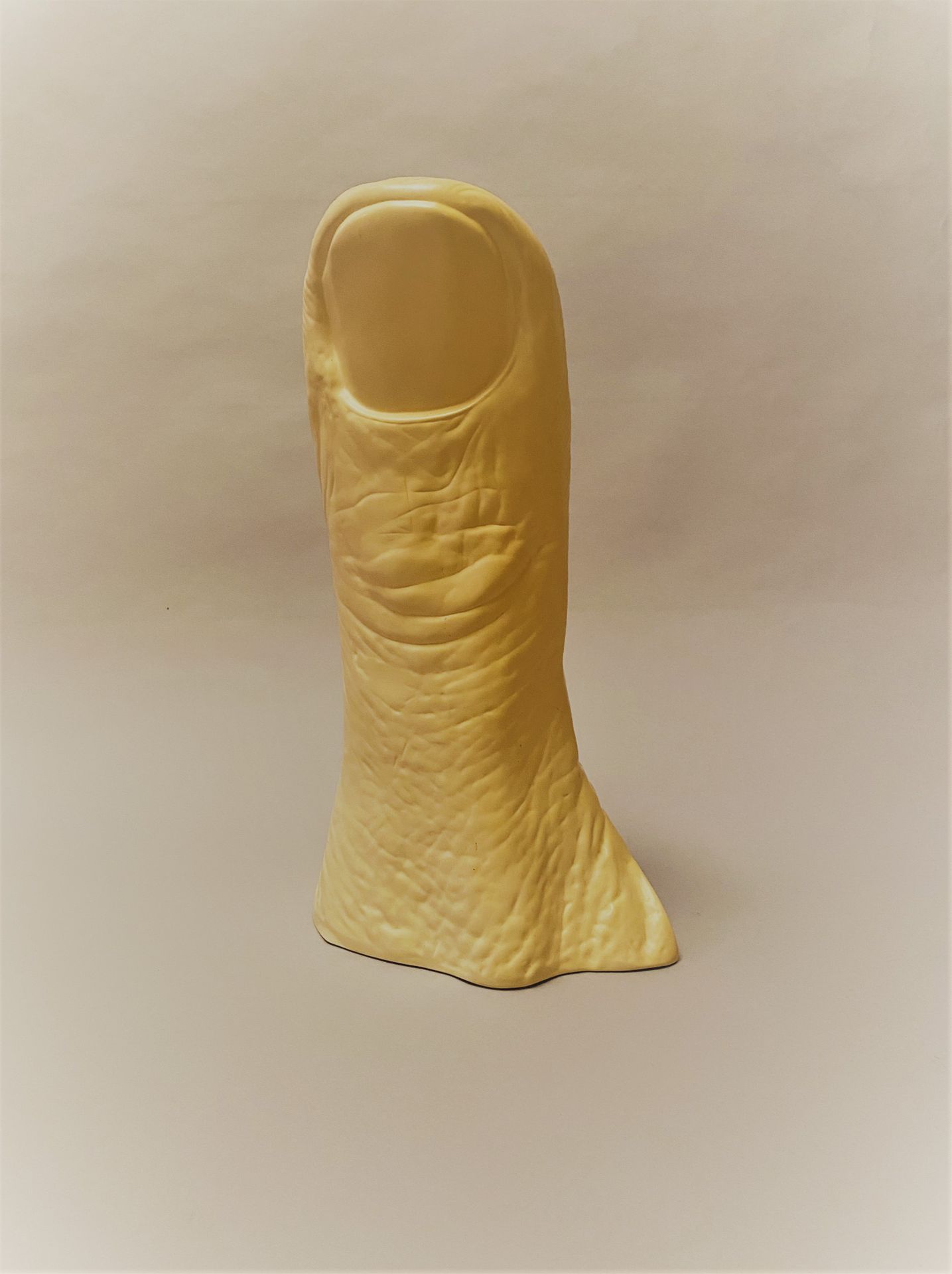 Null CESAR , César BALDACCINI被称为（1921-1998）。 

"POUCE"，约1965-1970年

树脂雕塑，署名 "Cés&hellip;