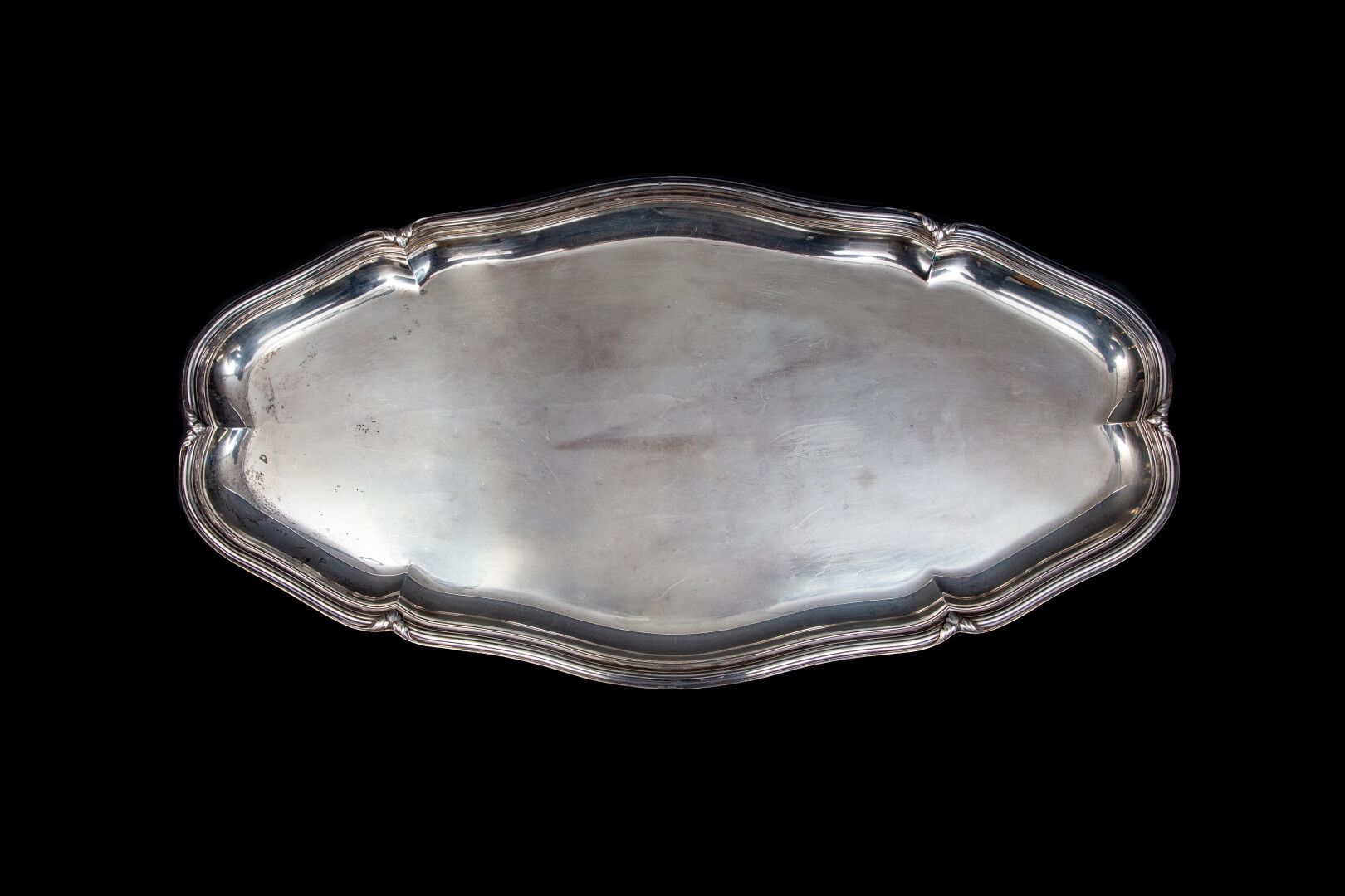 Null PUIFORCAT. 

Long oval silver dish, model with nets and acanthus agraphes a&hellip;