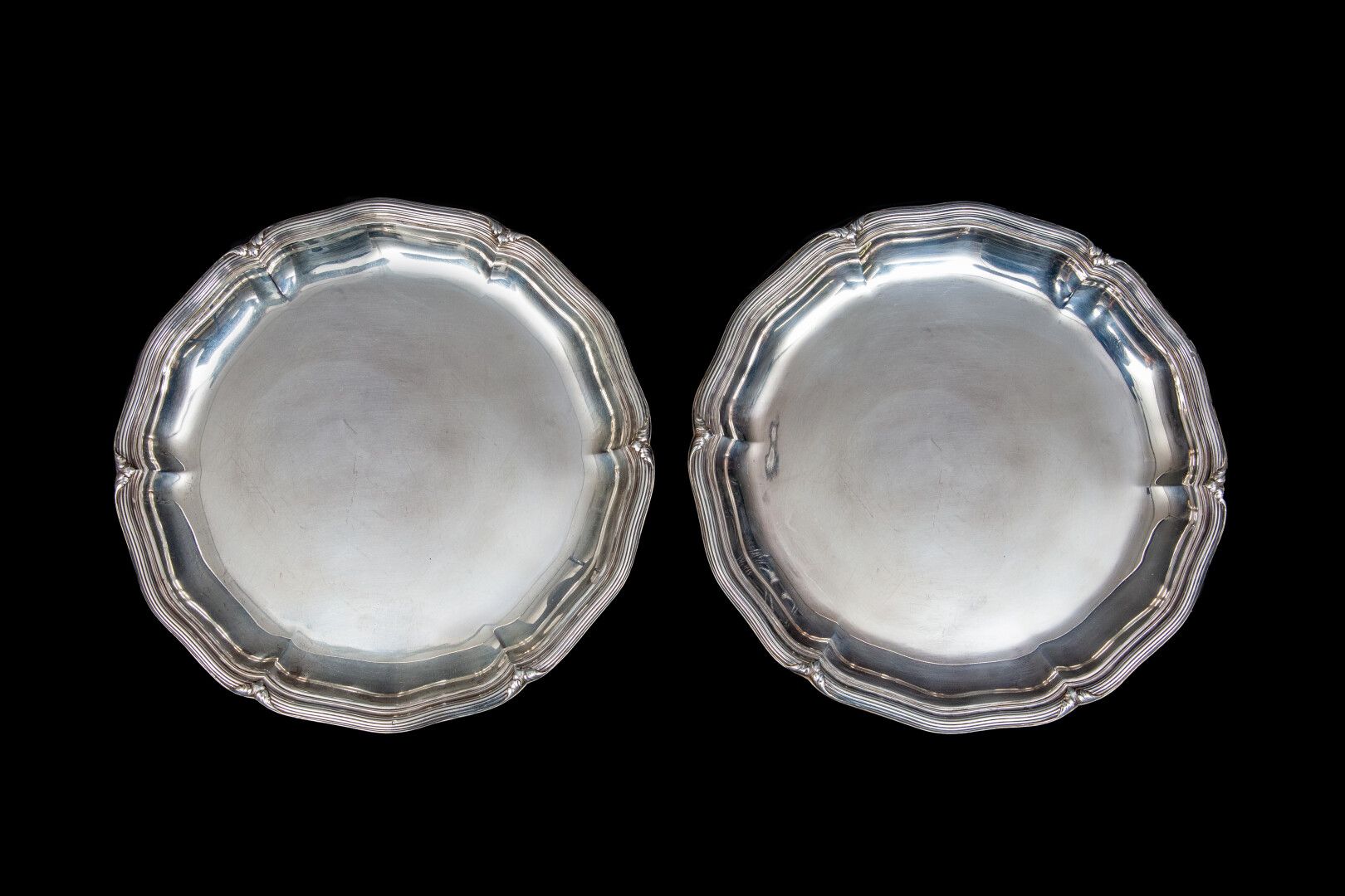 Null PUIFORCAT. 

Pair of circular silver dishes, model with moving nets and aca&hellip;
