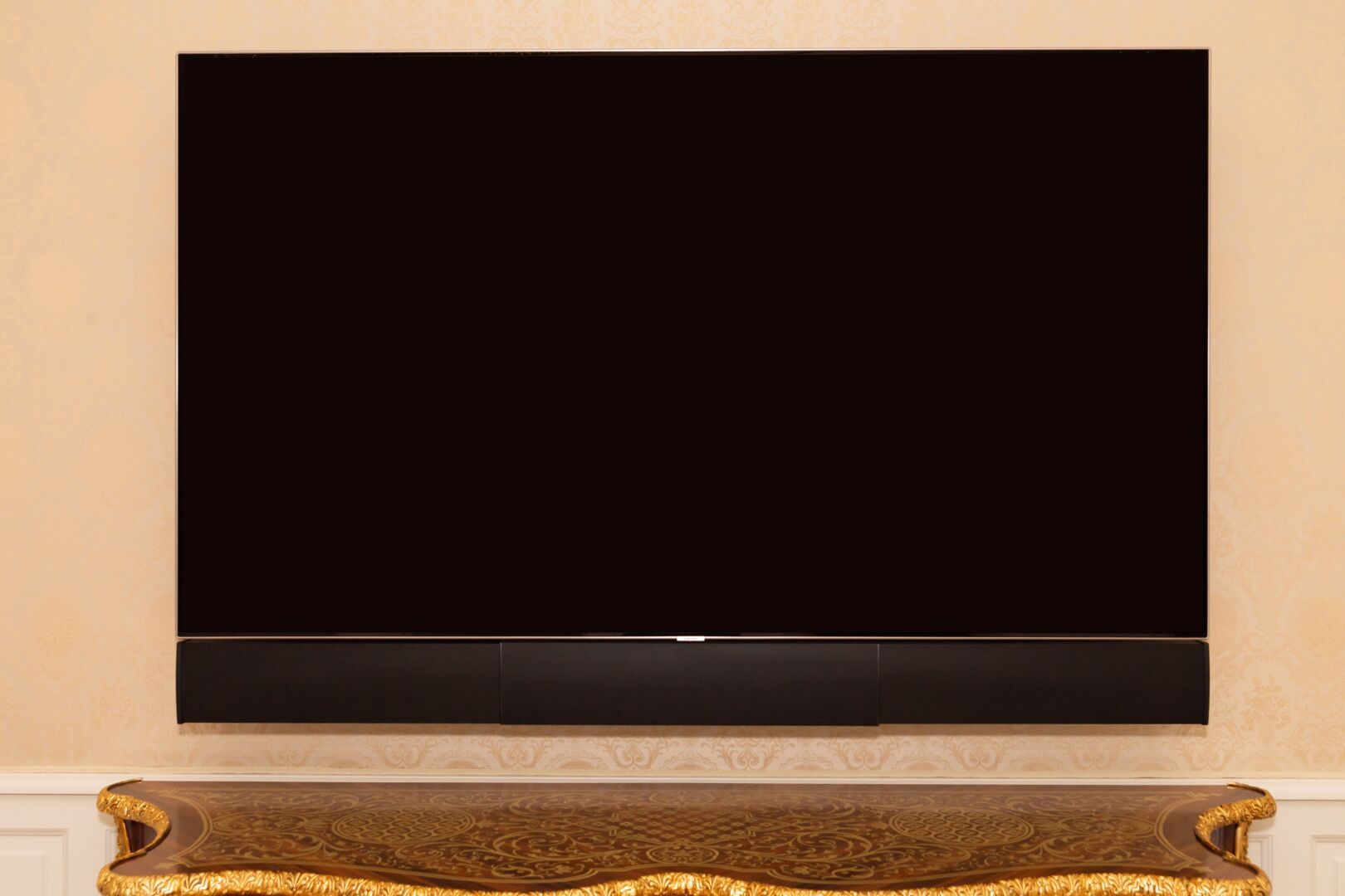 Null SAMSUNG QE75Q7FAMTXXC grande TV a schermo piatto, 190 cm.

Versione presunt&hellip;