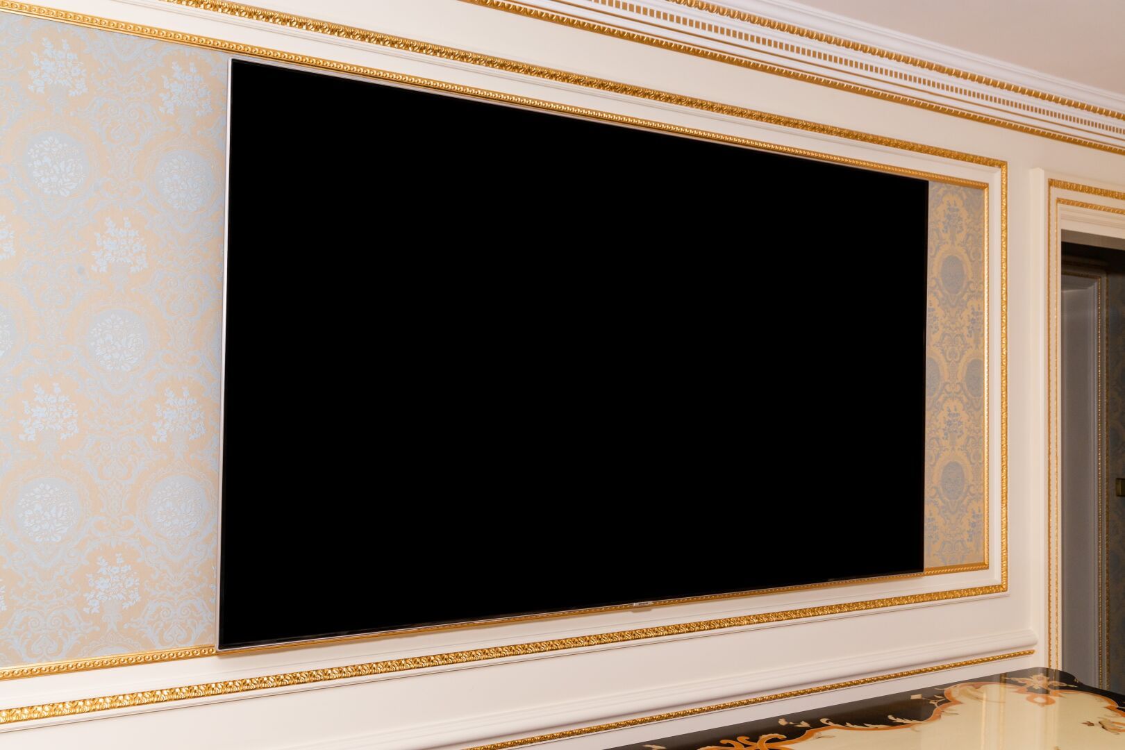 Null SAMSUNG QE75Q7FAMTXXC grande TV a schermo piatto, 190 cm.

Versione presunt&hellip;