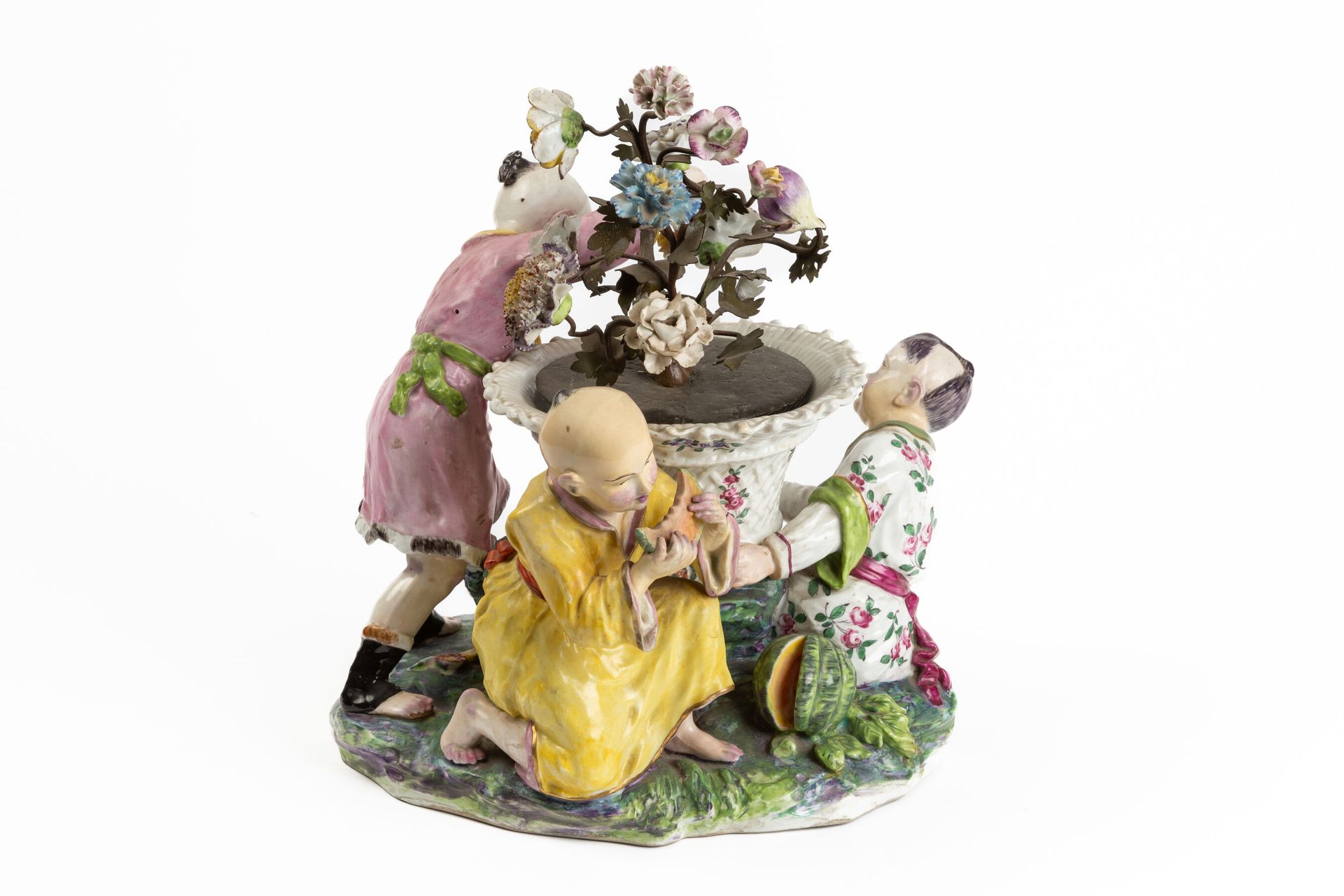 Null SAMSON.

Important group in porcelain representing three Chinese heckling a&hellip;