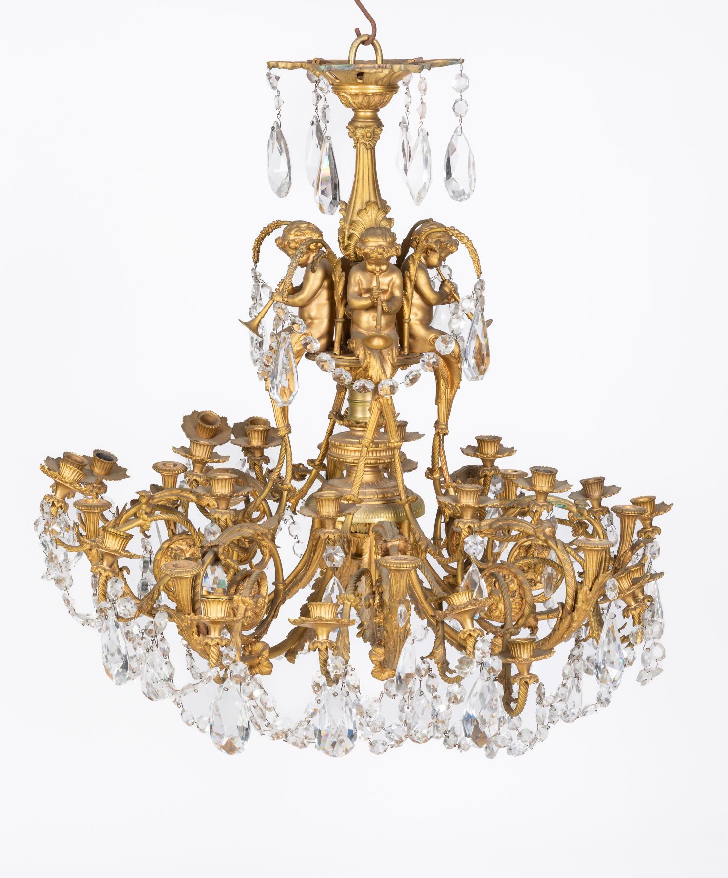 Null Important chandelier with thirty-two lights in chased and gilded bronze wit&hellip;