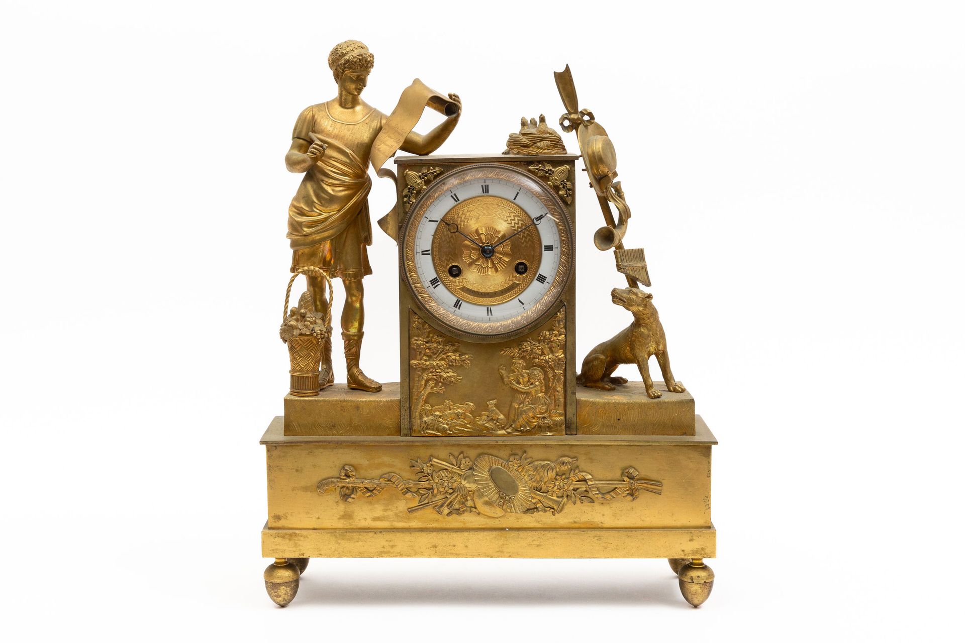 Null 描写诗人Jean-Pierre Claris de Florian（1755-1794）书写 "Estelle "的凿刻和鎏金铜钟。

他被描绘在一个&hellip;